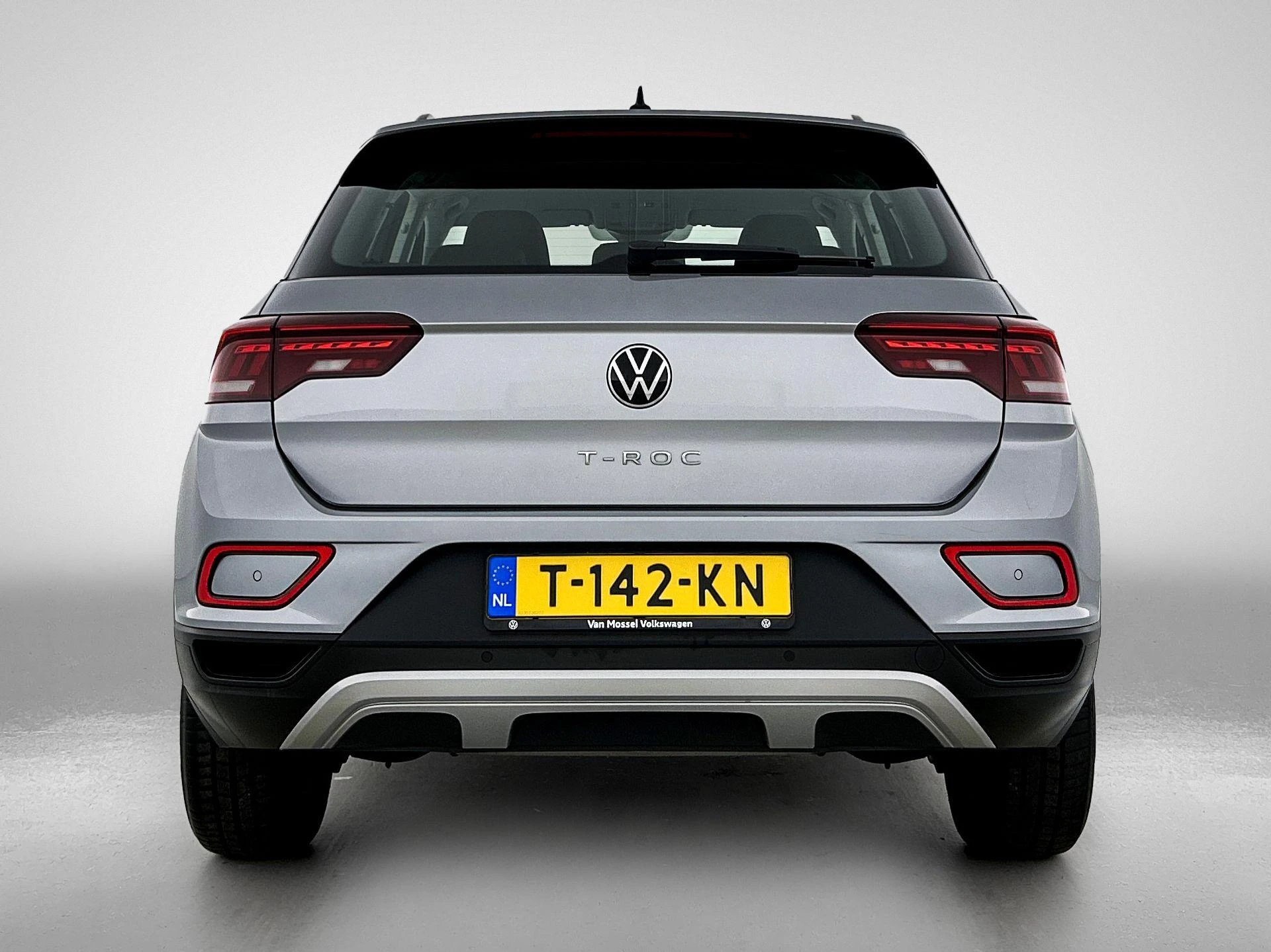 Volkswagen T-Roc met kenteken T-142-KN – autofoto 5