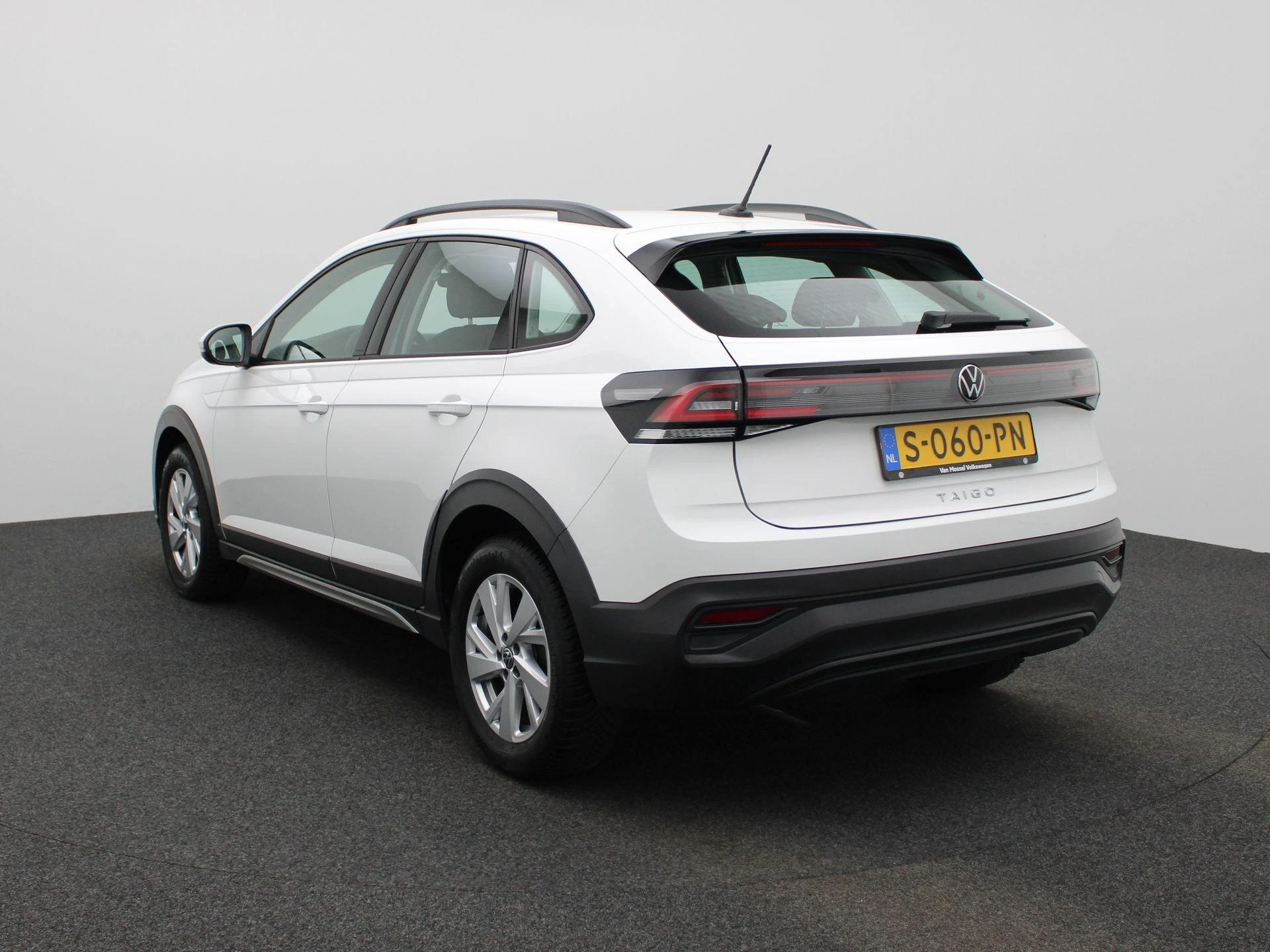 Volkswagen Taigo met kenteken S-060-PN – autofoto 3