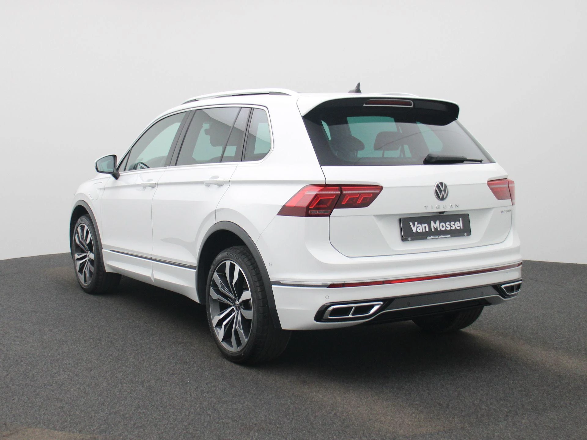 Volkswagen Tiguan met kenteken 49 – autofoto 3