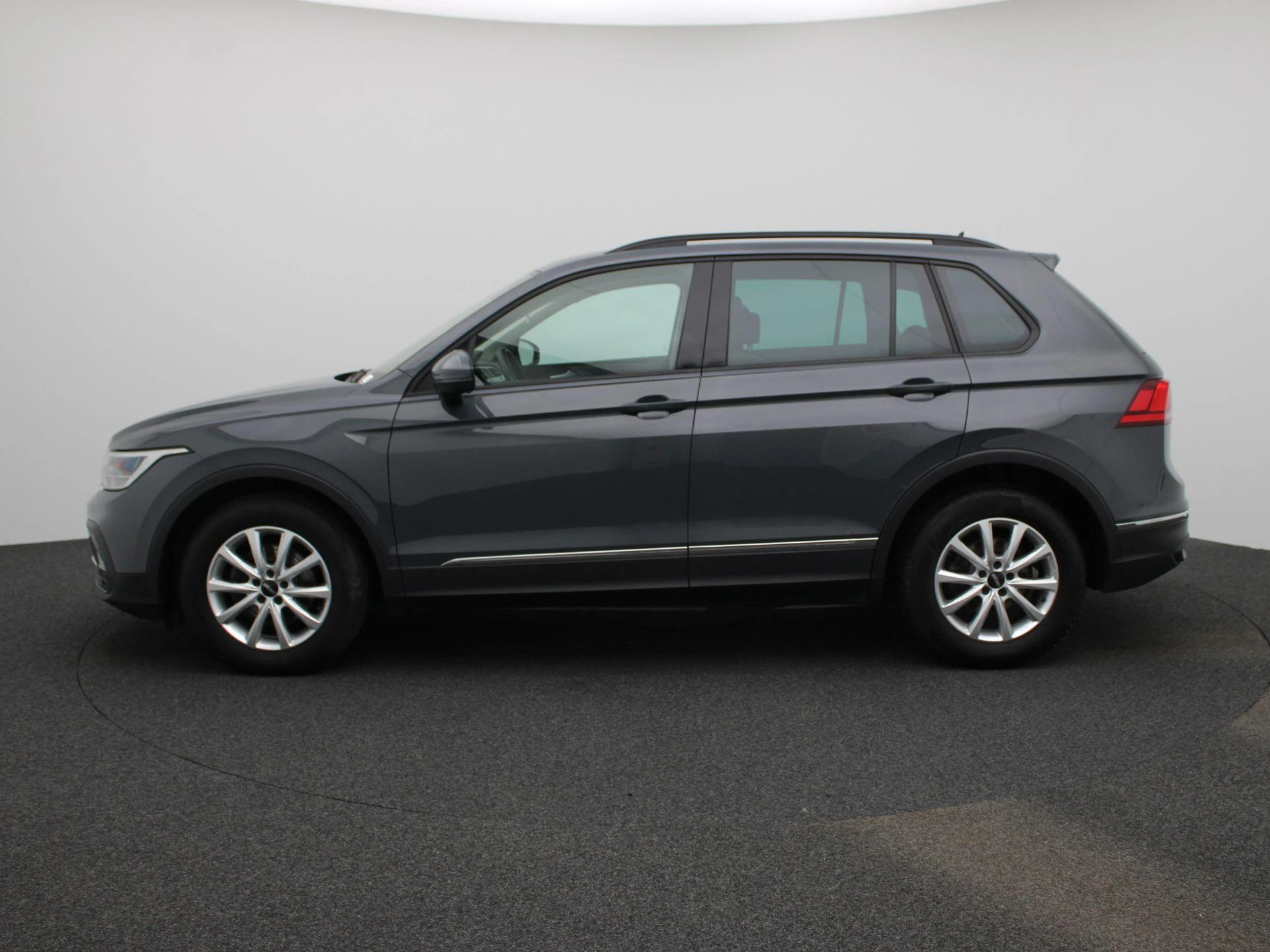 Volkswagen Tiguan met kenteken 40100 – autofoto 5
