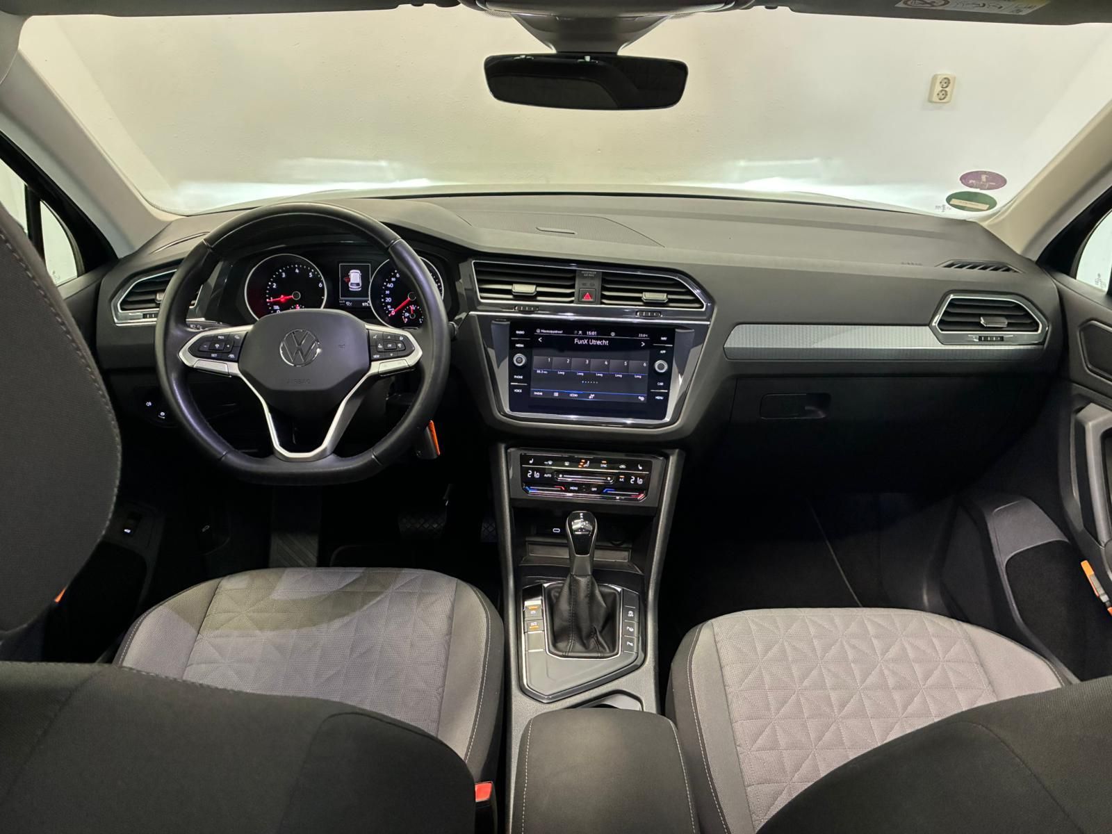 Volkswagen Tiguan met kenteken HNR-83-K – interieur