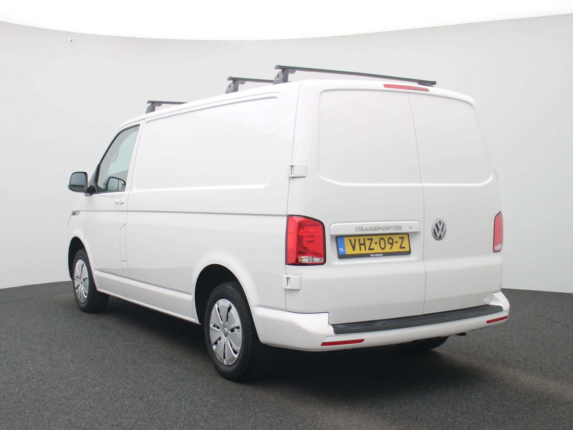 Volkswagen Transporter met kenteken 57100 – autofoto 3