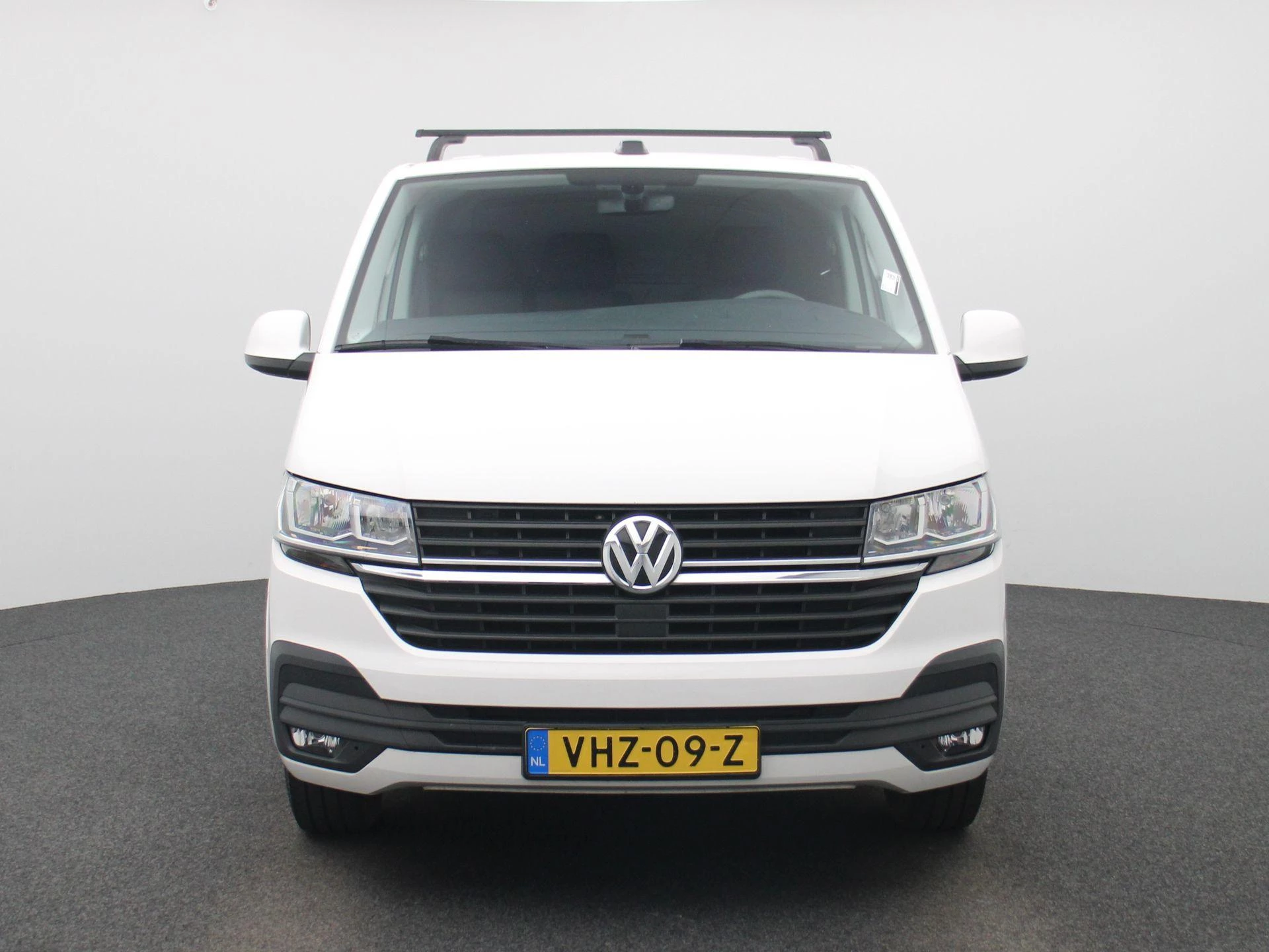Volkswagen Transporter met kenteken 57100 – autofoto 4