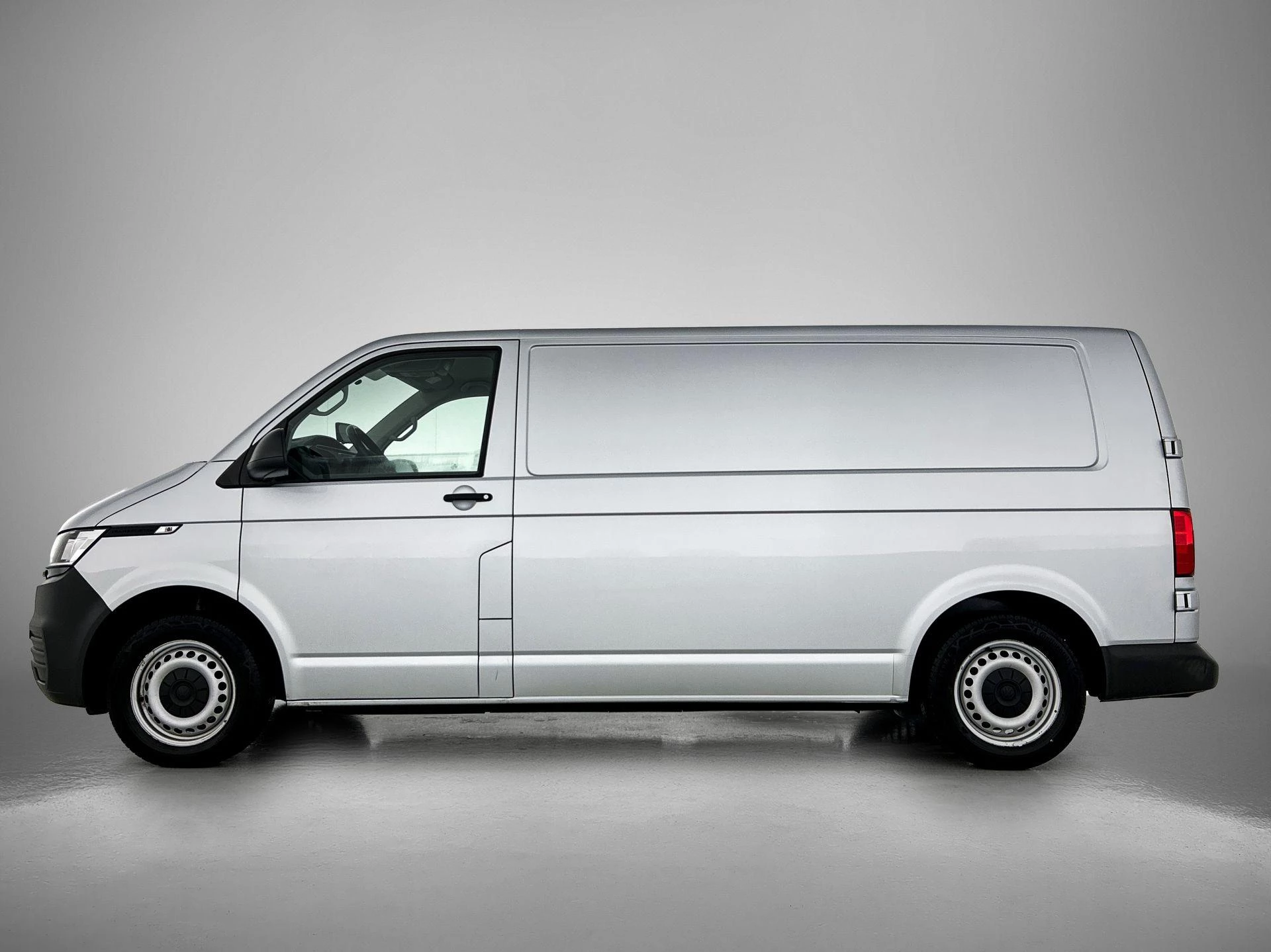 Volkswagen Transporter met kenteken 56100 – autofoto 4
