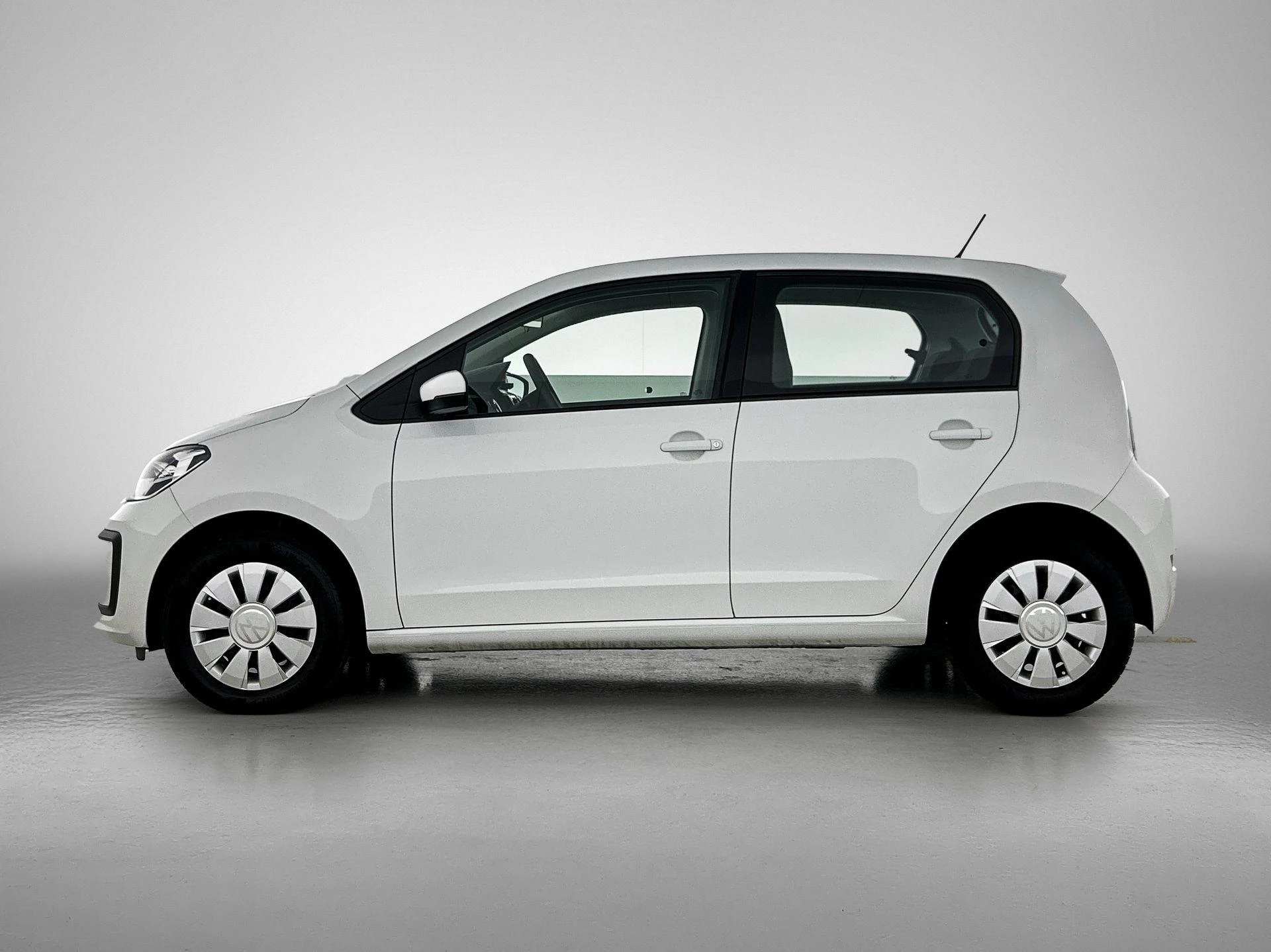 Volkswagen up! met kenteken L-322-NK – autofoto 4