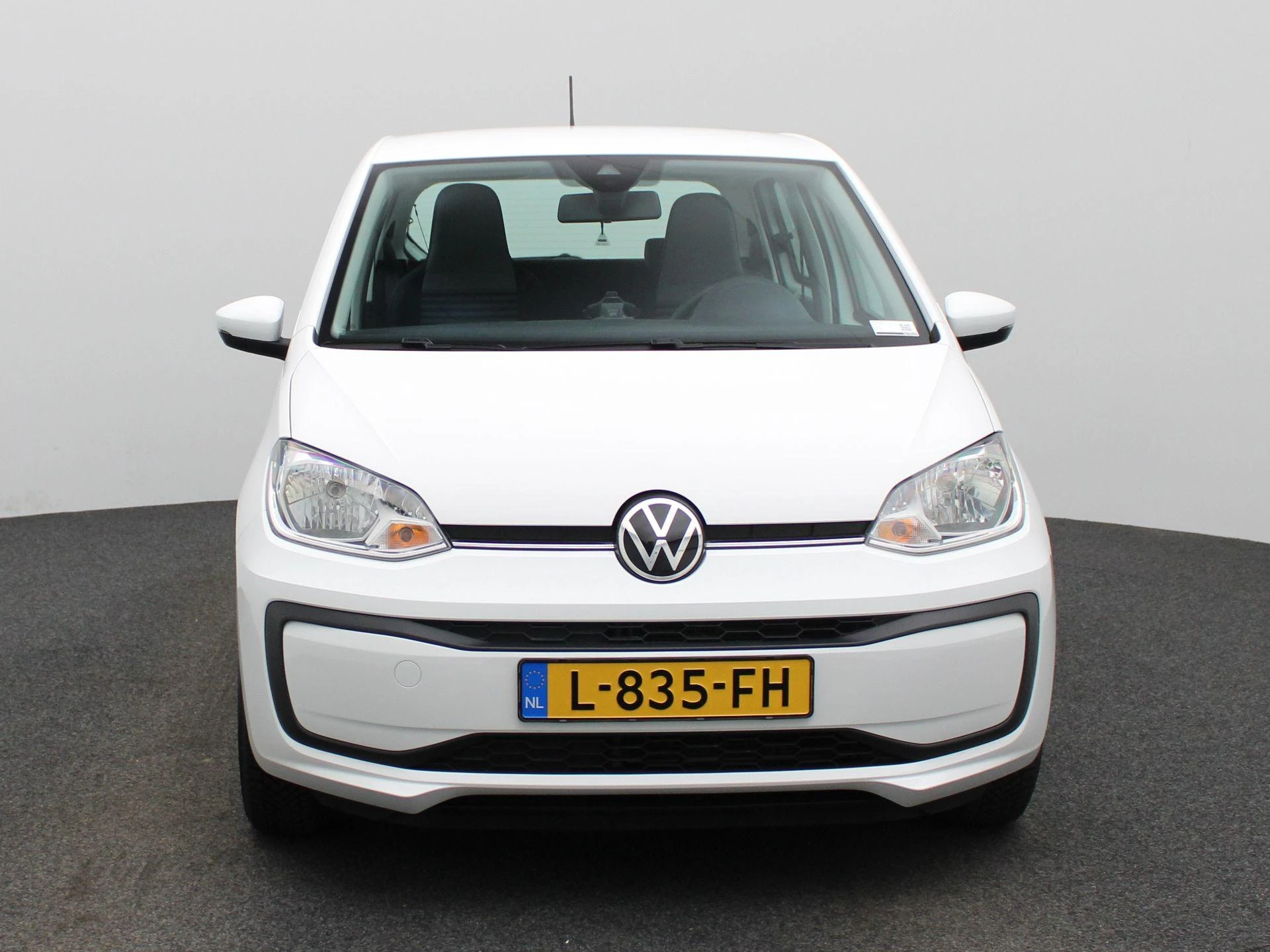 Volkswagen up! met kenteken L-835-FH – autofoto 4