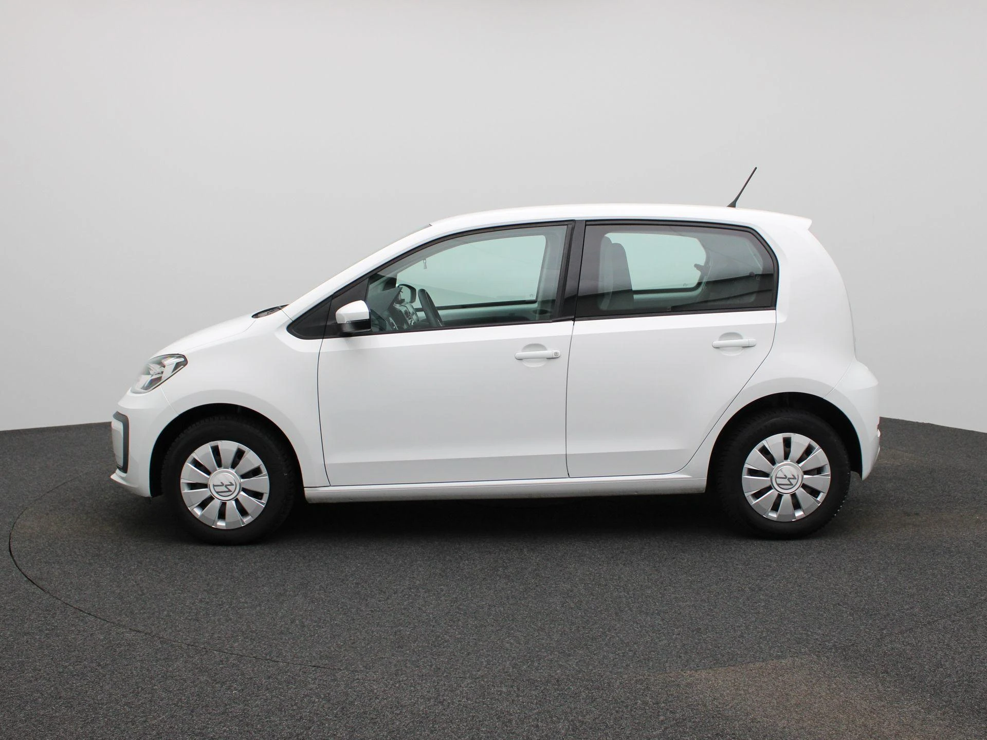Volkswagen up! met kenteken L-835-FH – autofoto 5