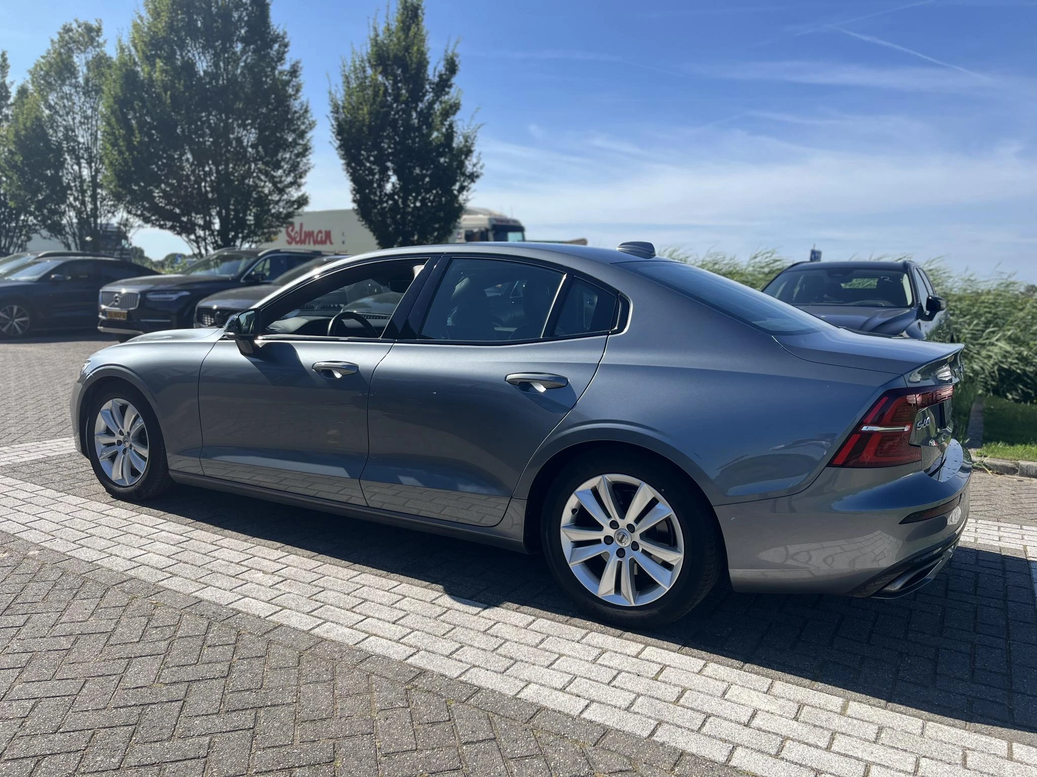 Volvo S60 met kenteken 86100 – autofoto 4