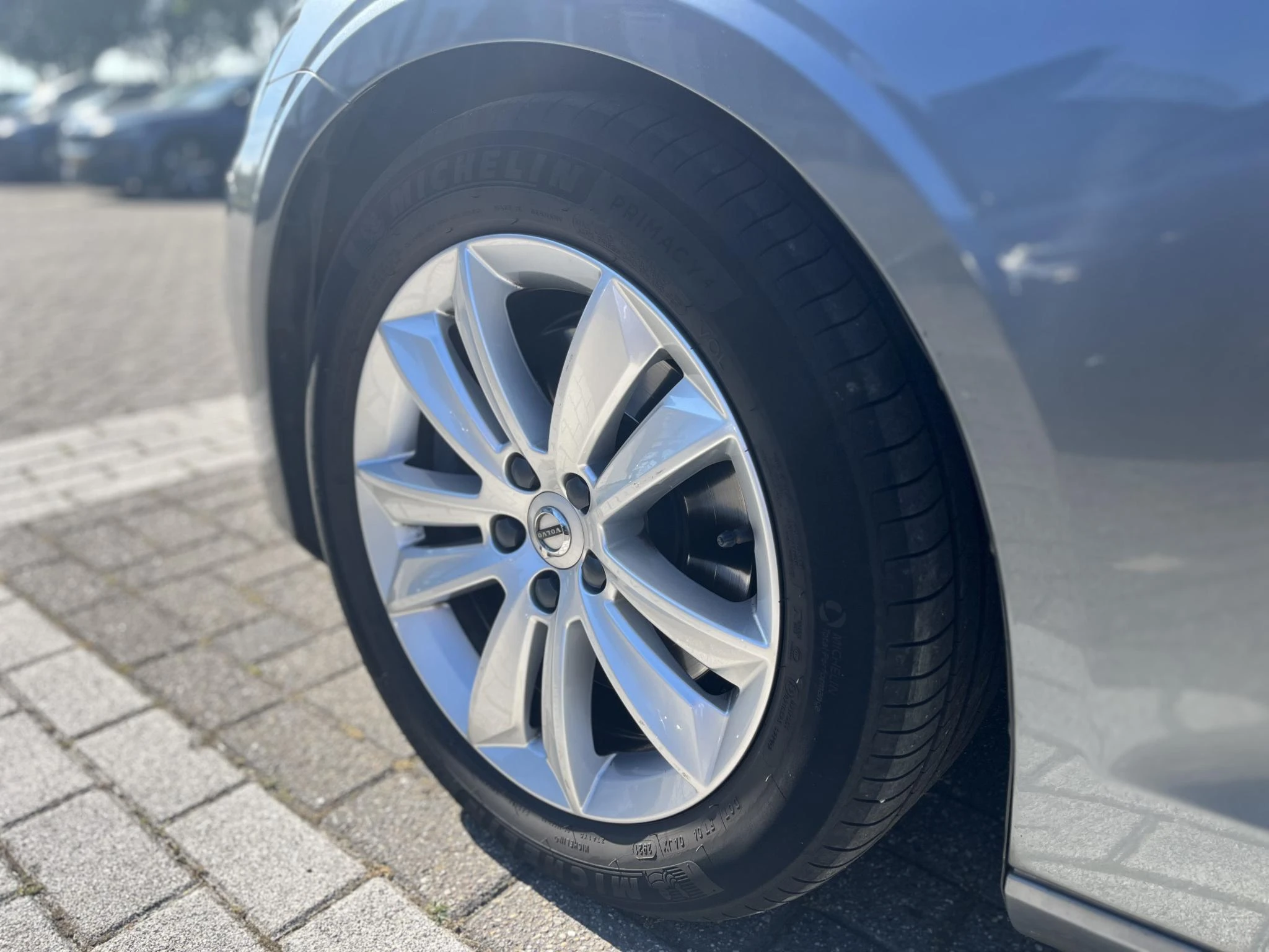 Volvo S60 met kenteken 86100 – autofoto 5