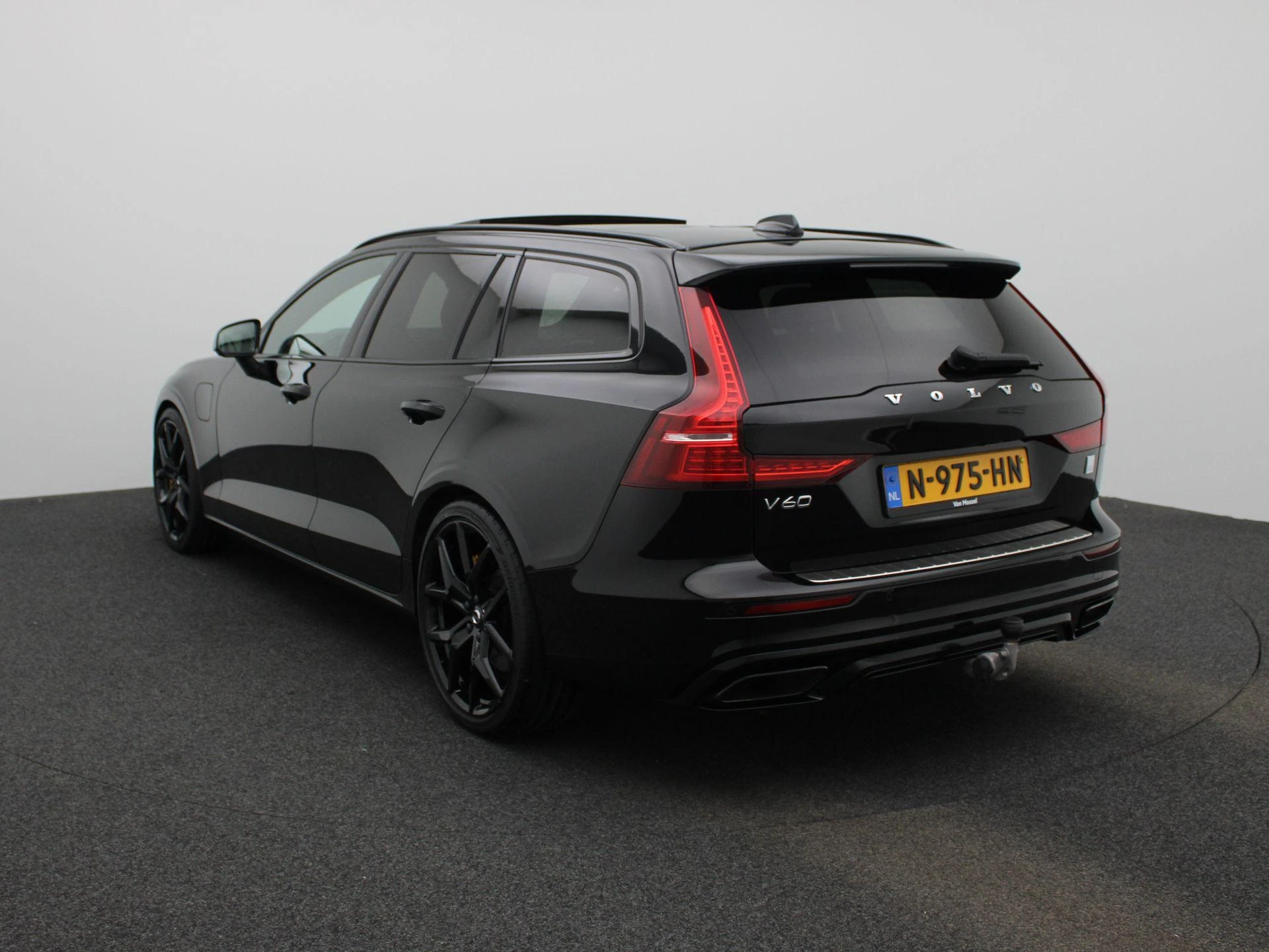 Volvo V60 met kenteken N-975-HN – autofoto 3