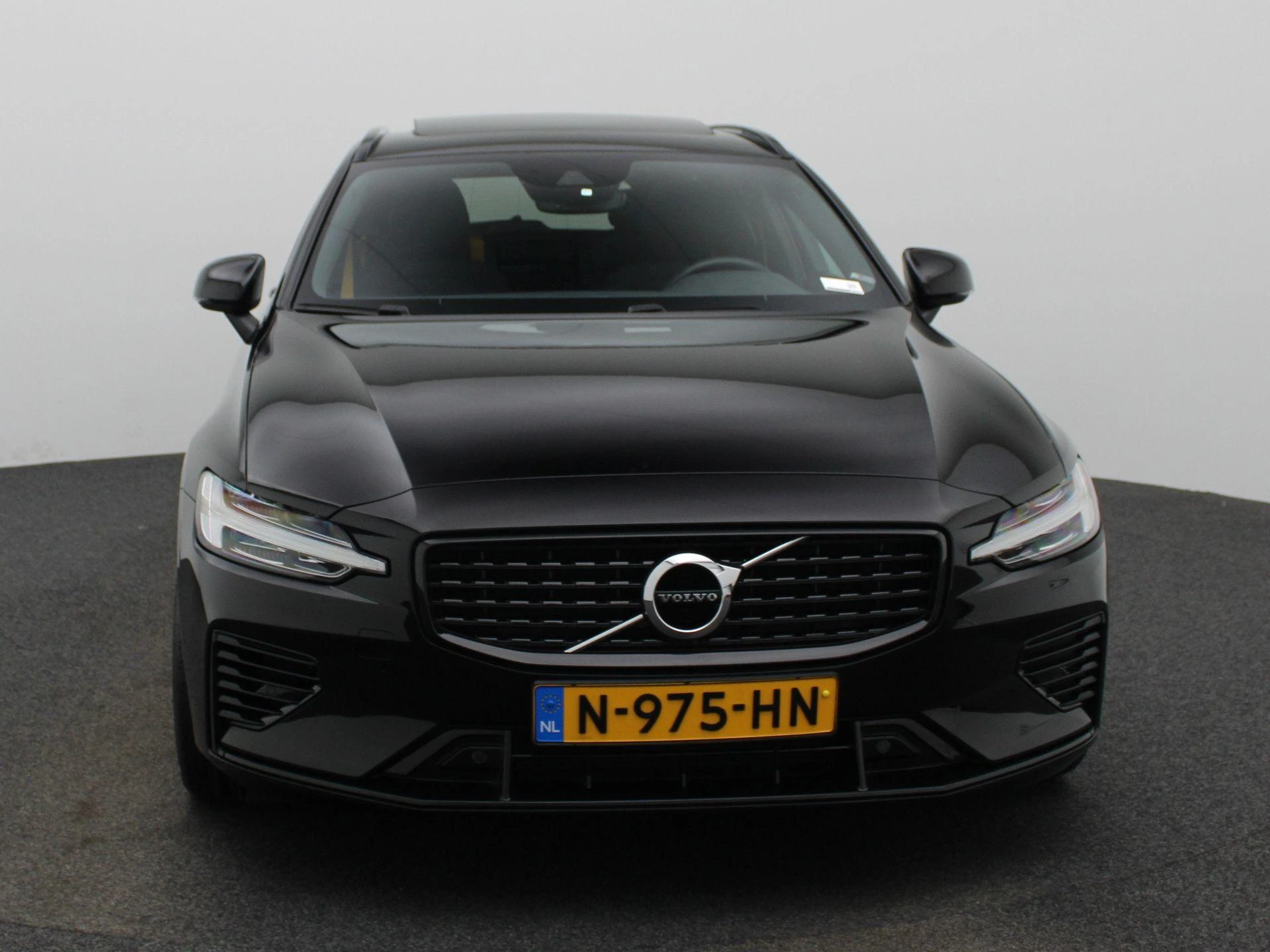 Volvo V60 met kenteken N-975-HN – autofoto 4