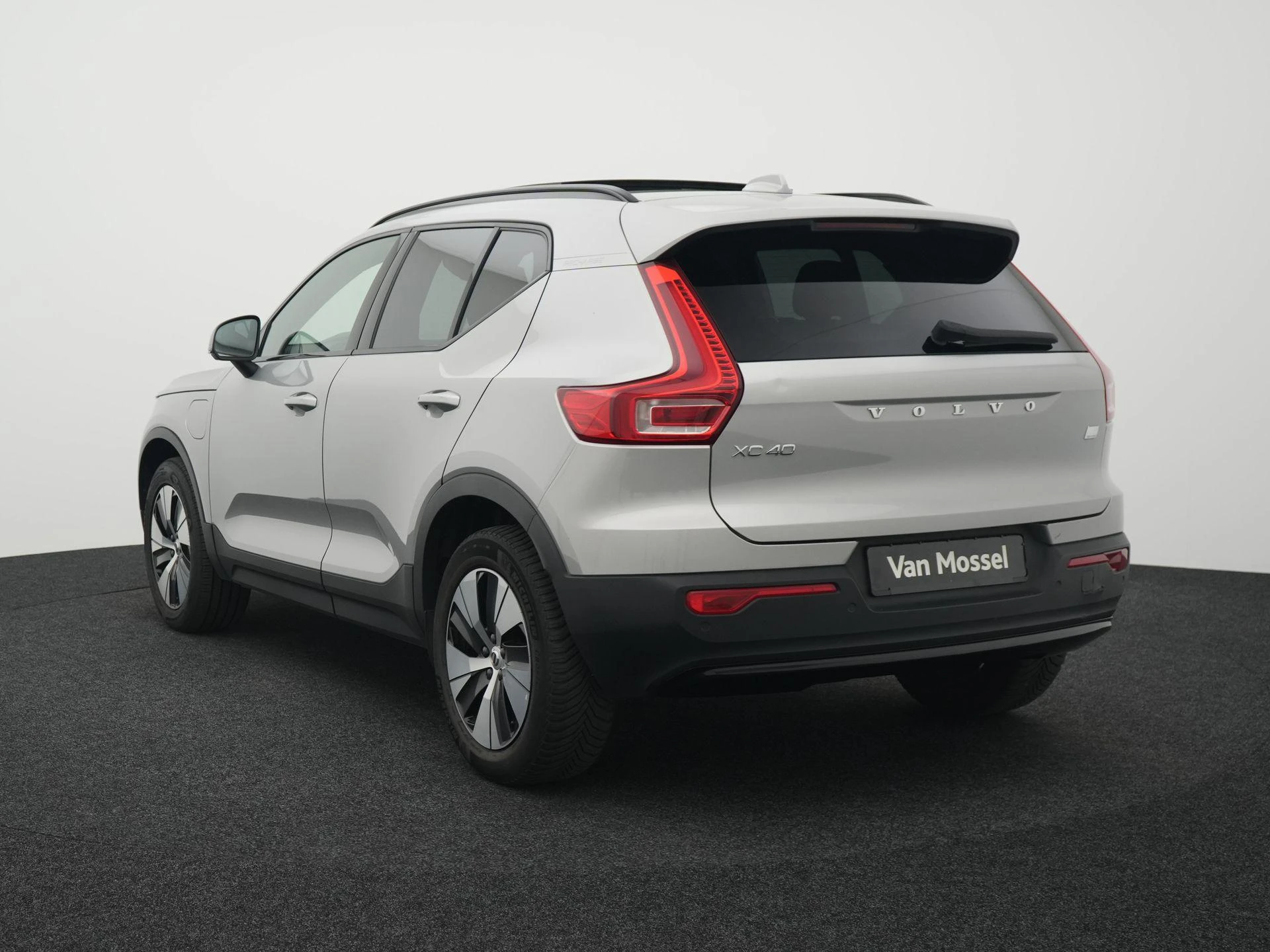 Volvo XC40 met kenteken 46 – autofoto 3