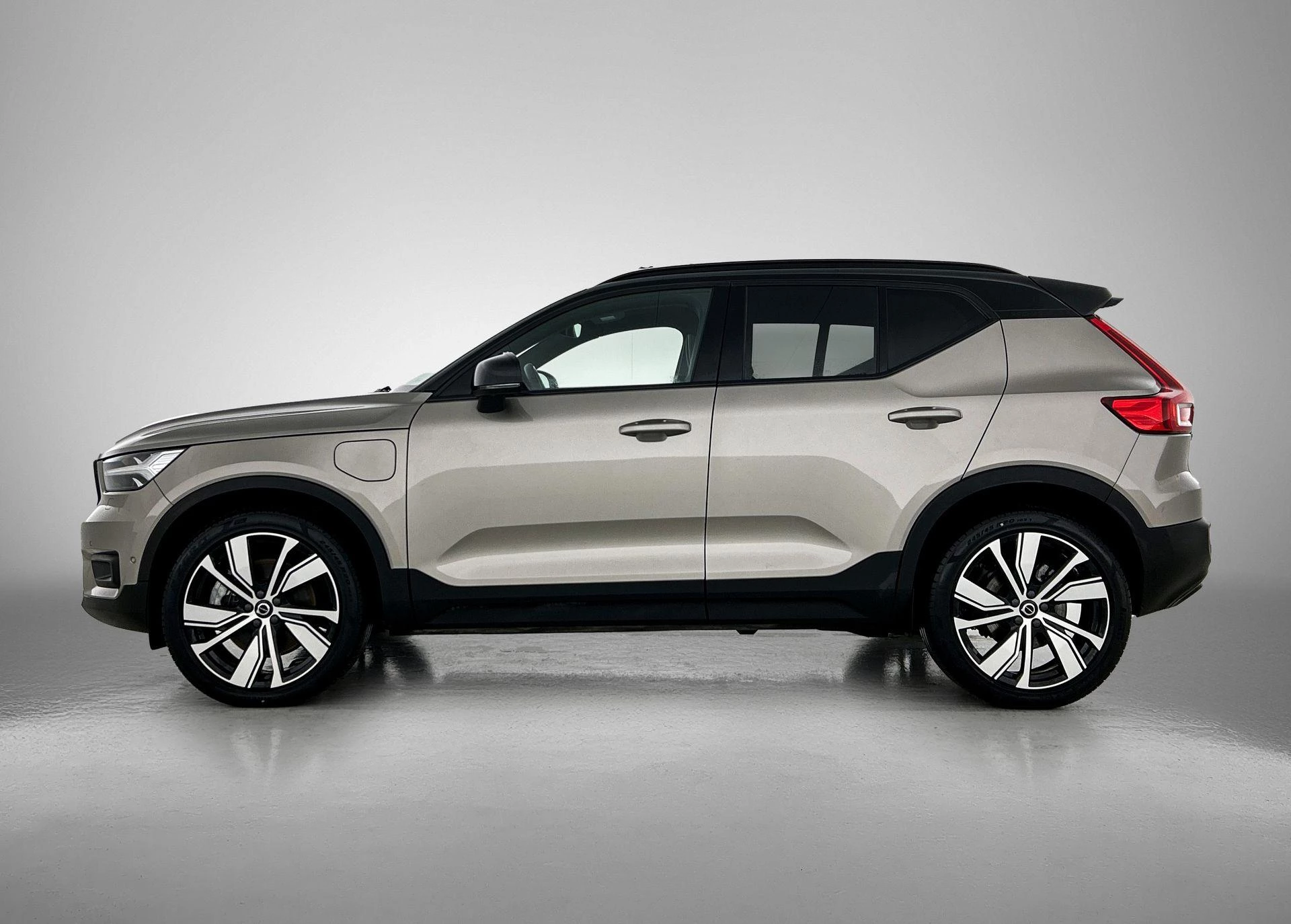 Volvo XC40 met kenteken JZN-25-H – autofoto 4
