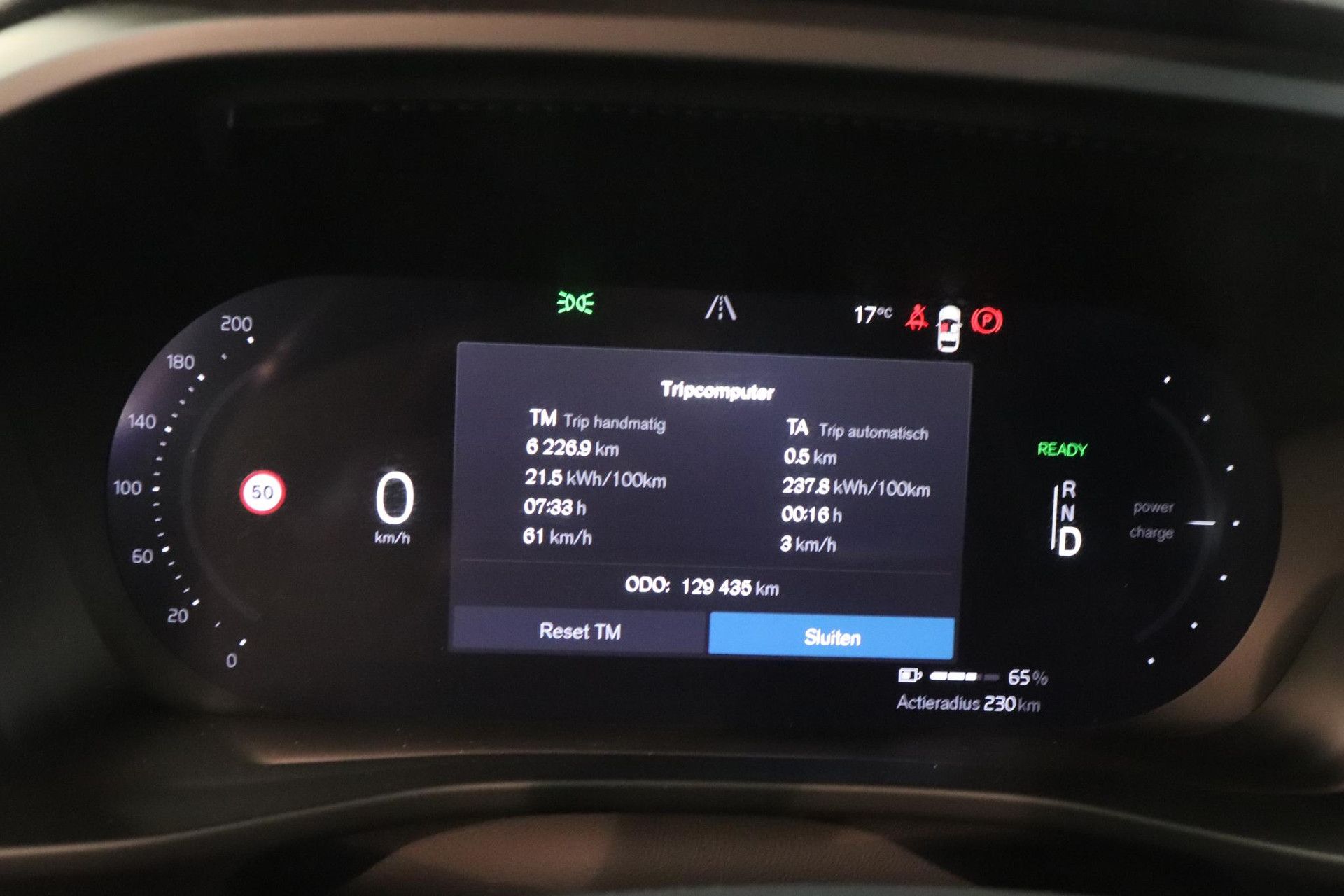 Volvo XC40 met kenteken L-359-RF – dashboard