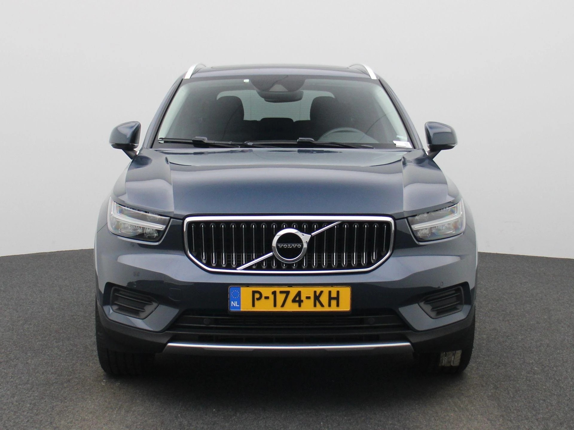 Volvo XC40 met kenteken P-174-KH – autofoto 4