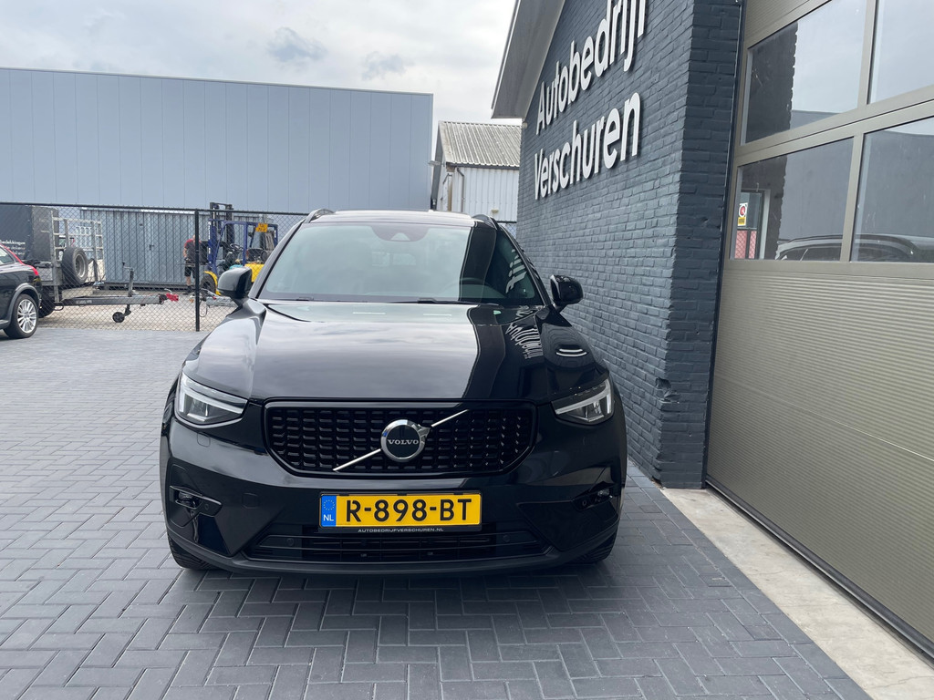 Volvo XC40 met kenteken R-898-BT – interieur