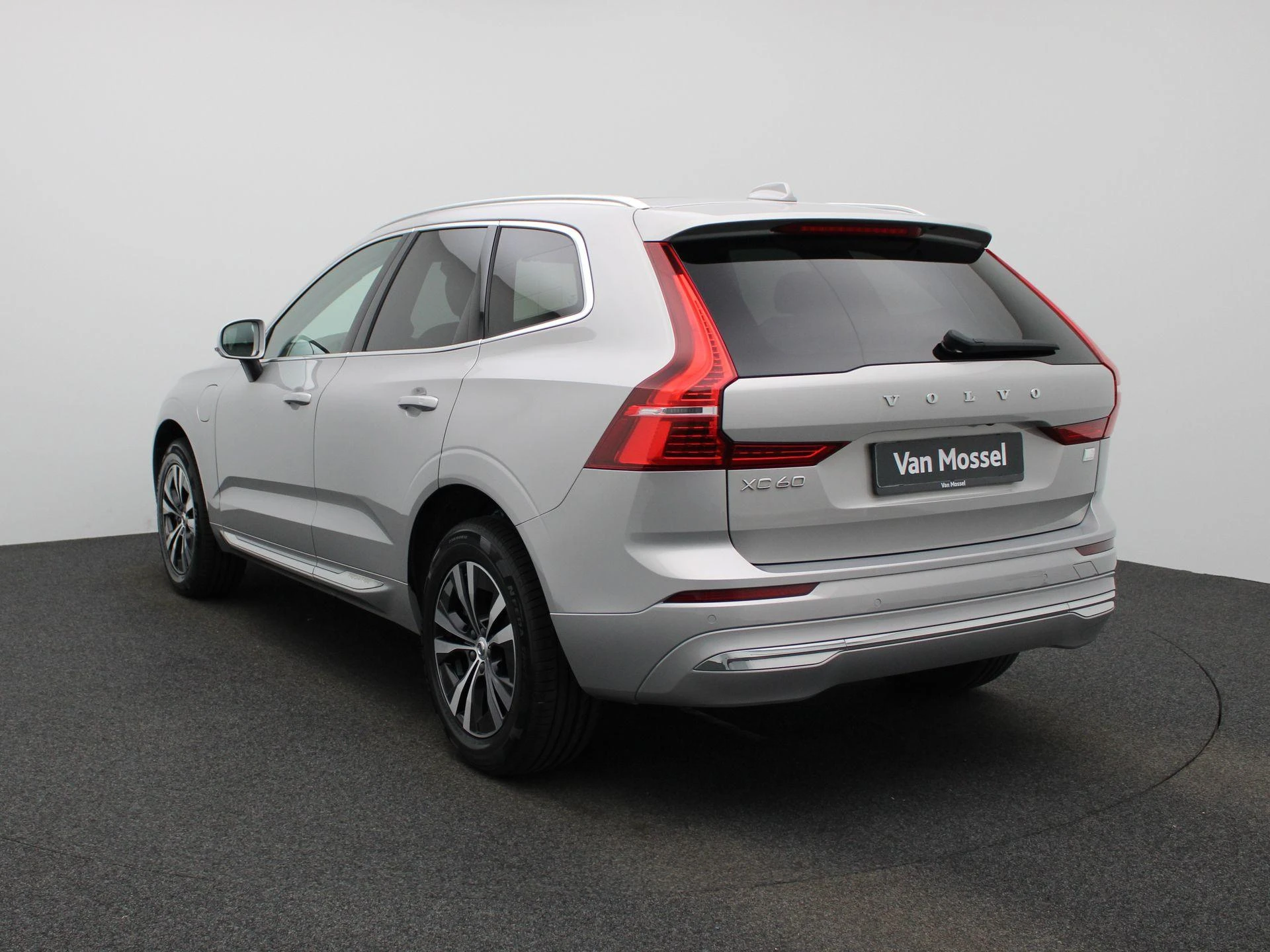 Volvo XC60 met kenteken 2-DFT-42 – autofoto 3