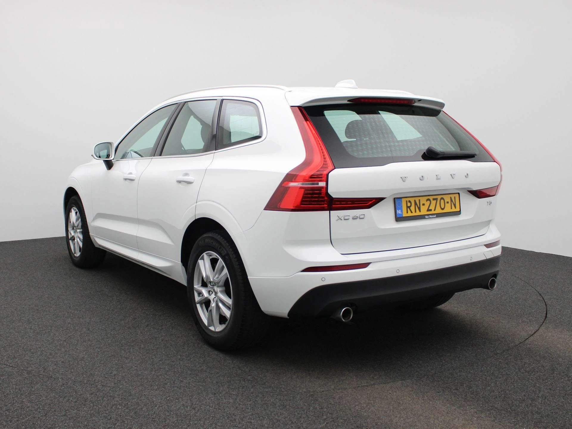 Volvo XC60 met kenteken 74100 – autofoto 4