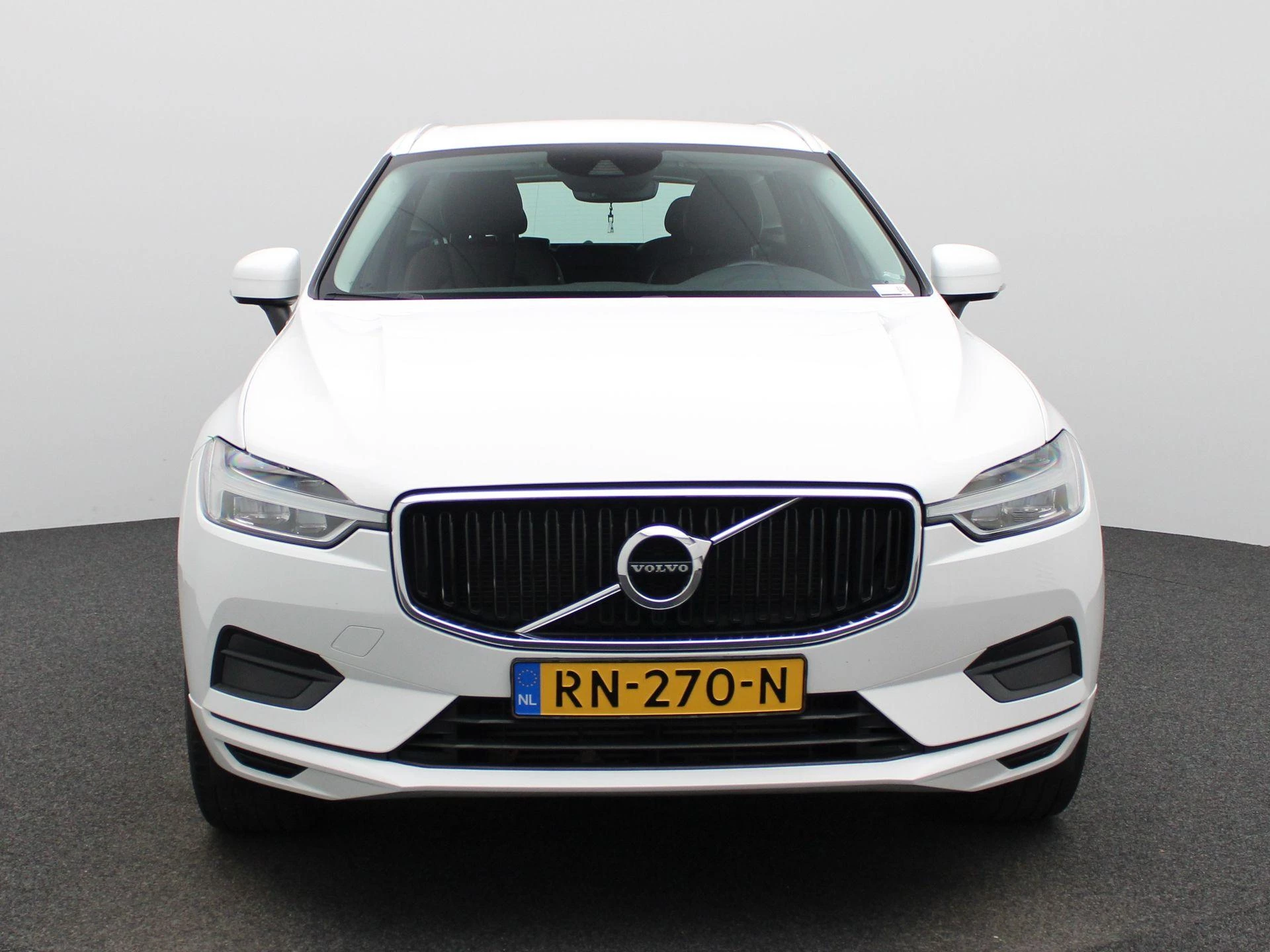 Volvo XC60 met kenteken 74100 – autofoto 5
