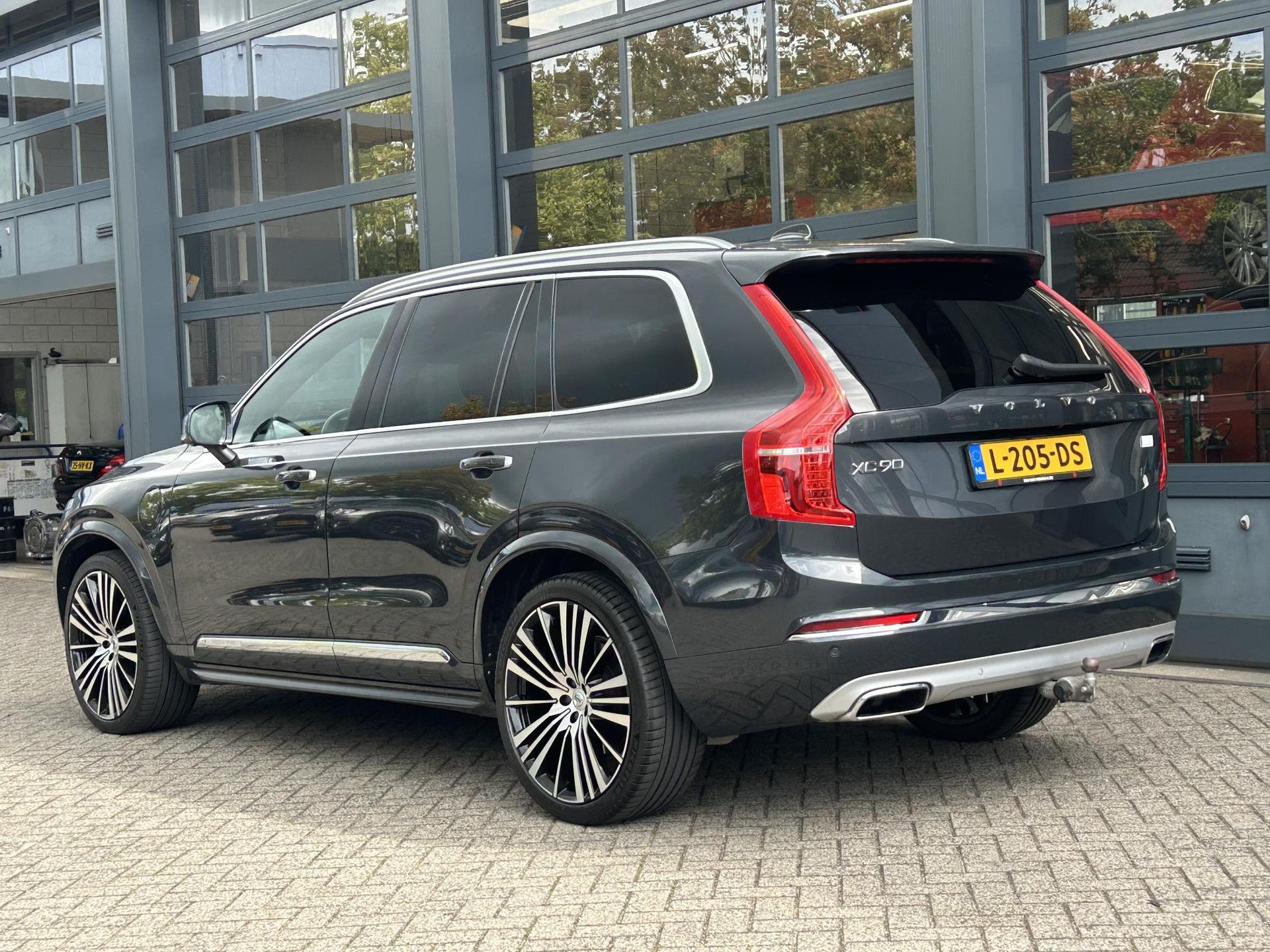 Volvo XC90 met kenteken L-205-DS – autofoto 2