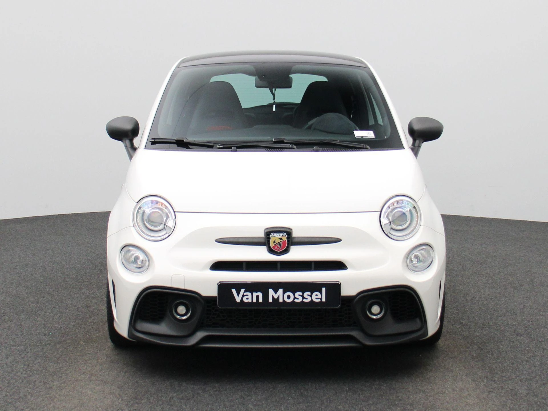 Abarth 695 met kenteken LA89 – autofoto 4