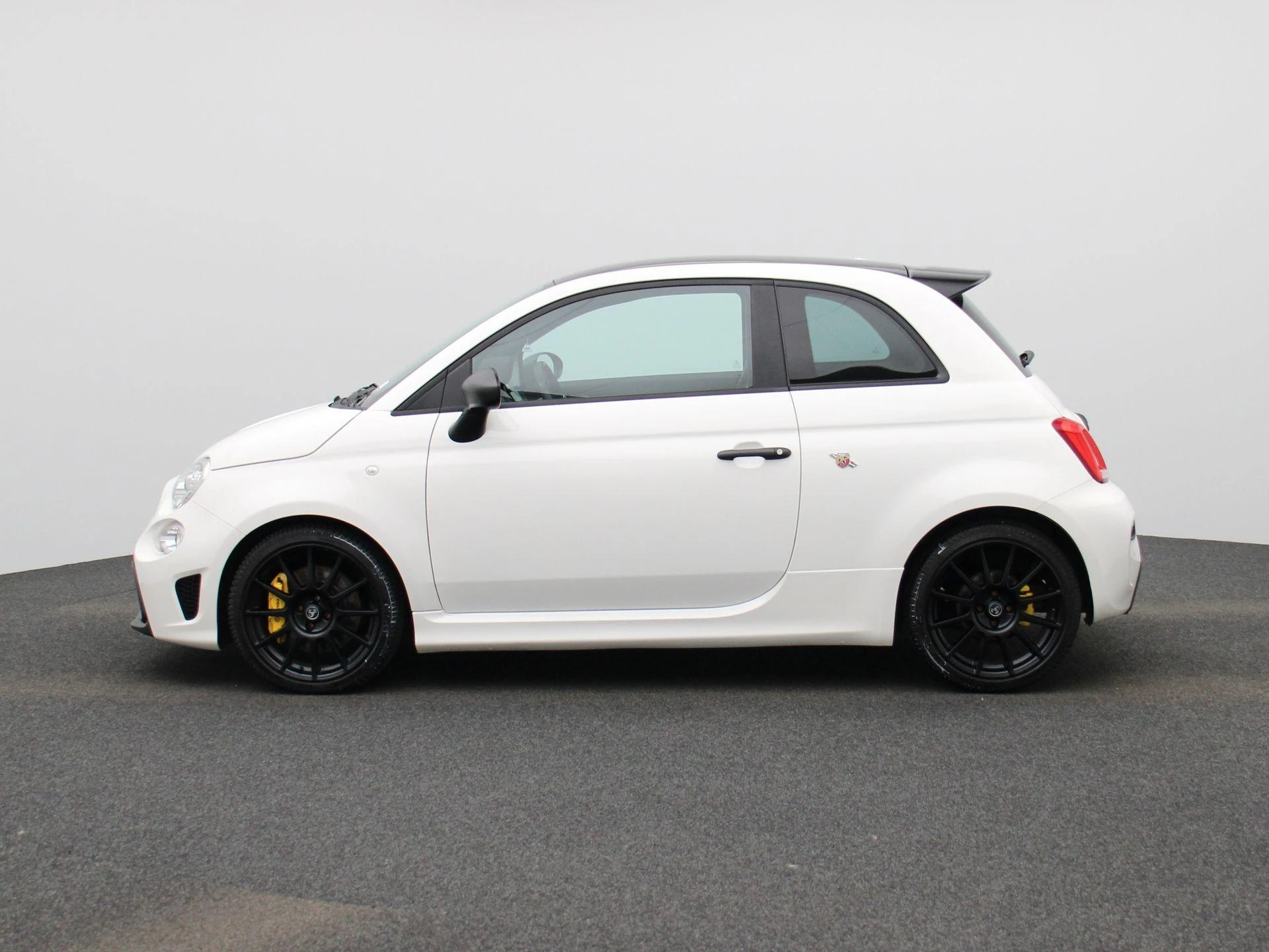Abarth 695 met kenteken LA89 – autofoto 5
