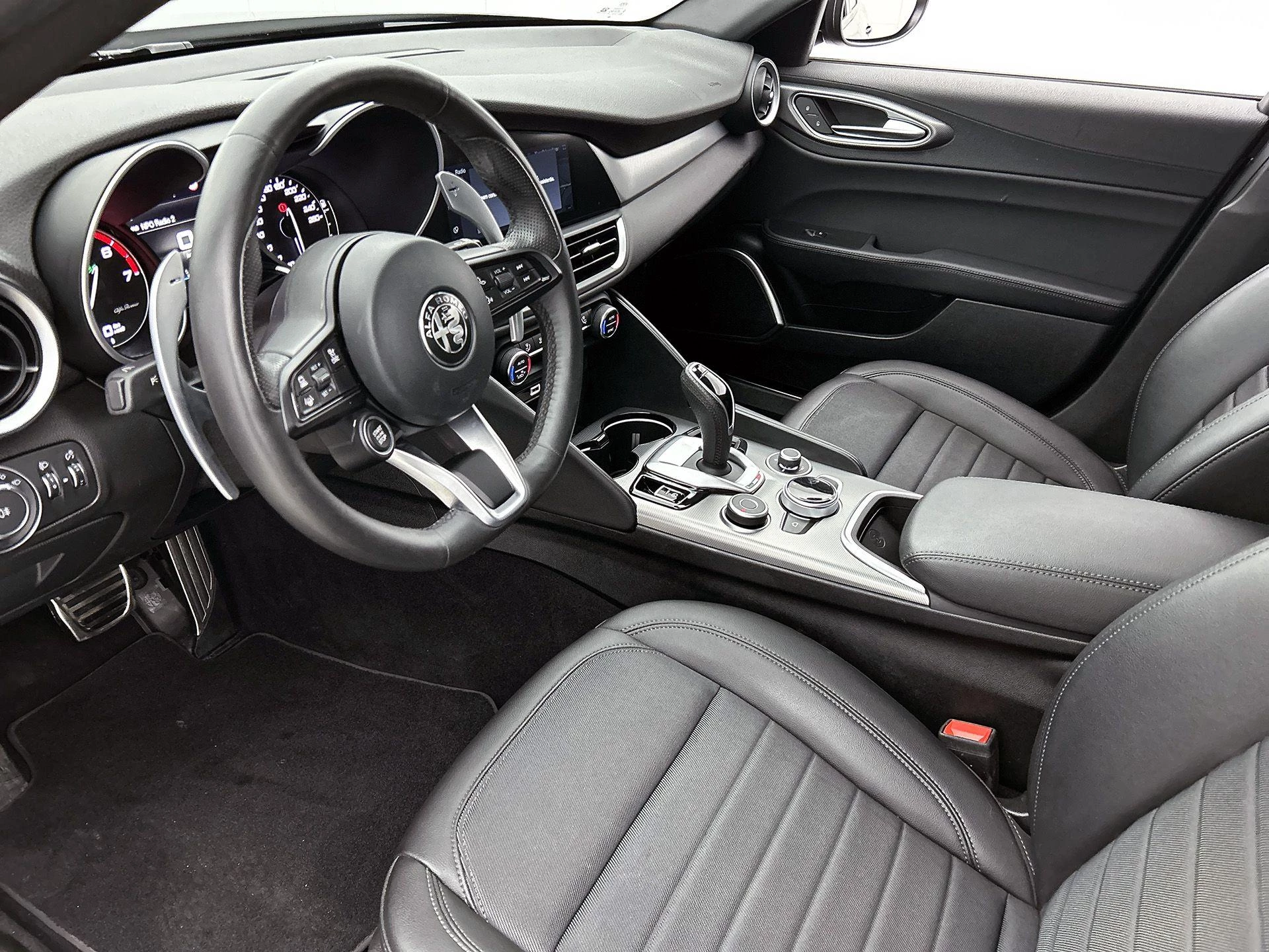 Alfa Romeo RomeoGiulia met kenteken HXG-49-F – autofoto 5