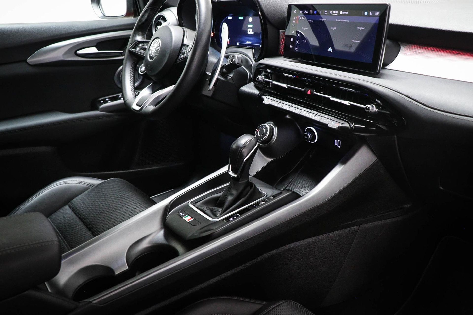 Alfa Romeo Tonale met kenteken GDP-97-N – autofoto 3