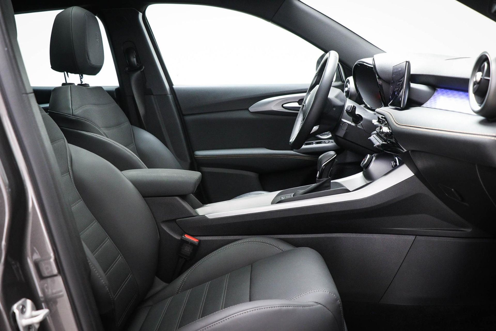 Alfa Romeo Tonale met kenteken KRR-05-H – autofoto 4