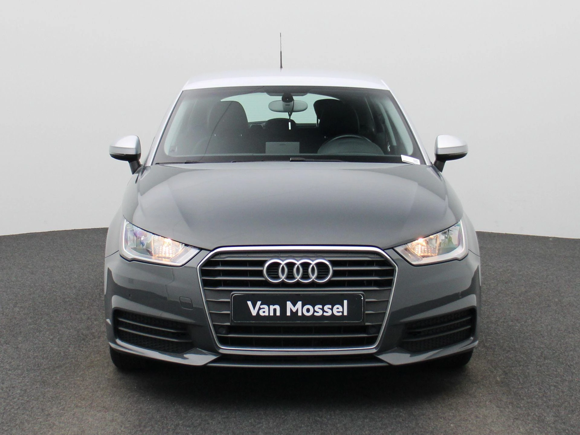 Audi A1 Sportback met kenteken 42100 – autofoto 4