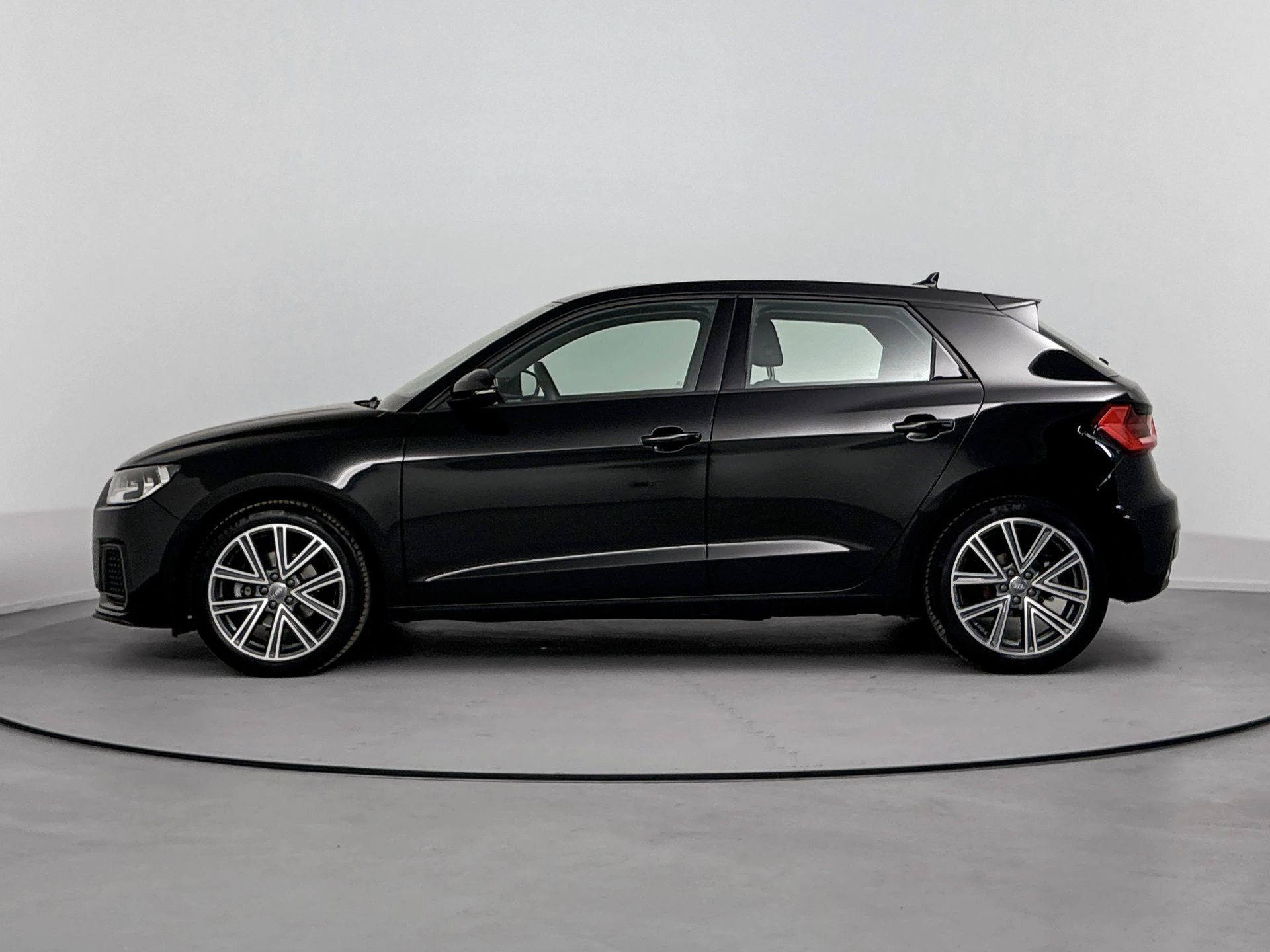 Audi A1 Sportback met kenteken 49100 – autofoto 4