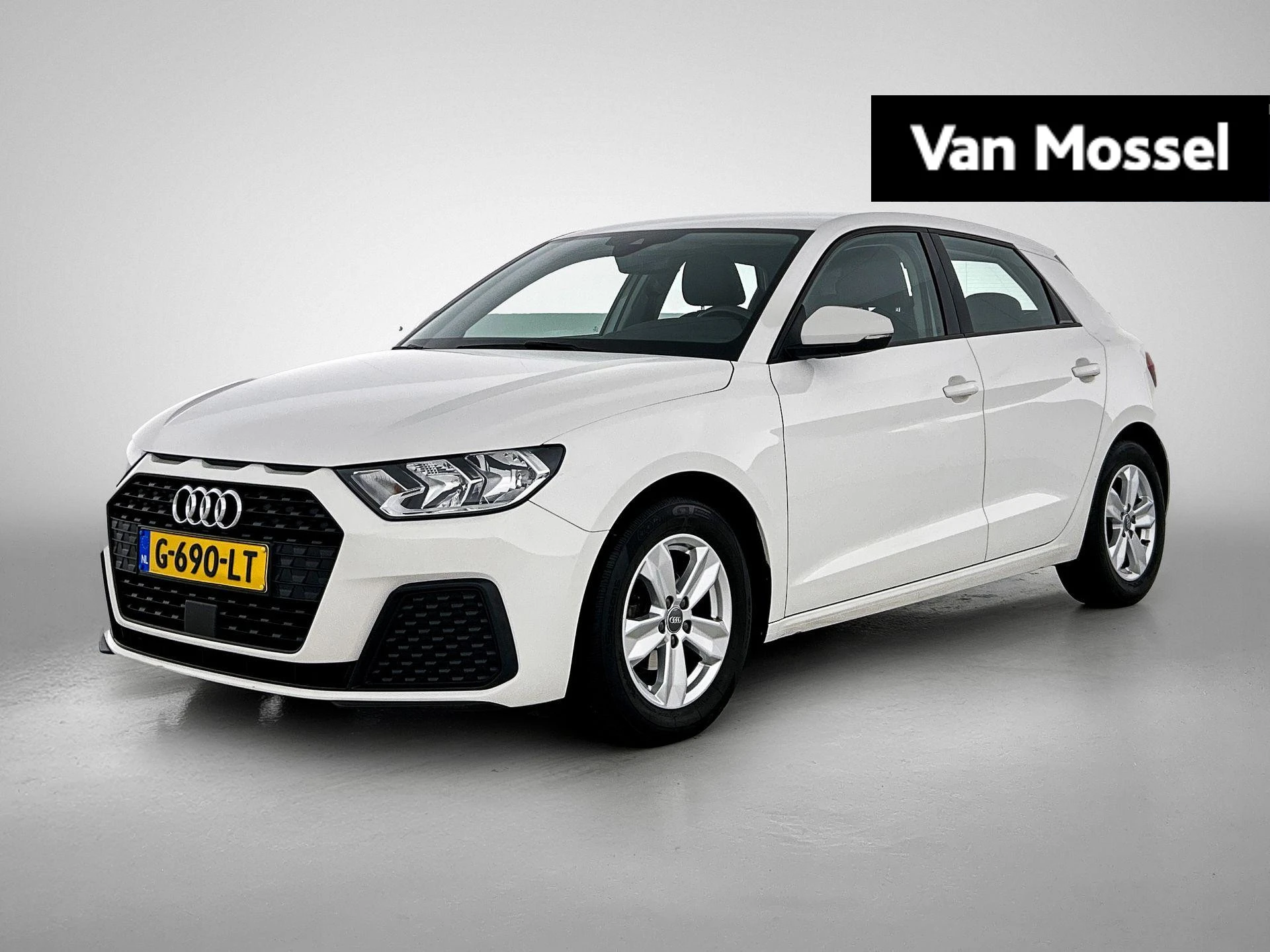 Audi A1 Sportback met kenteken 60100 – autofoto 2