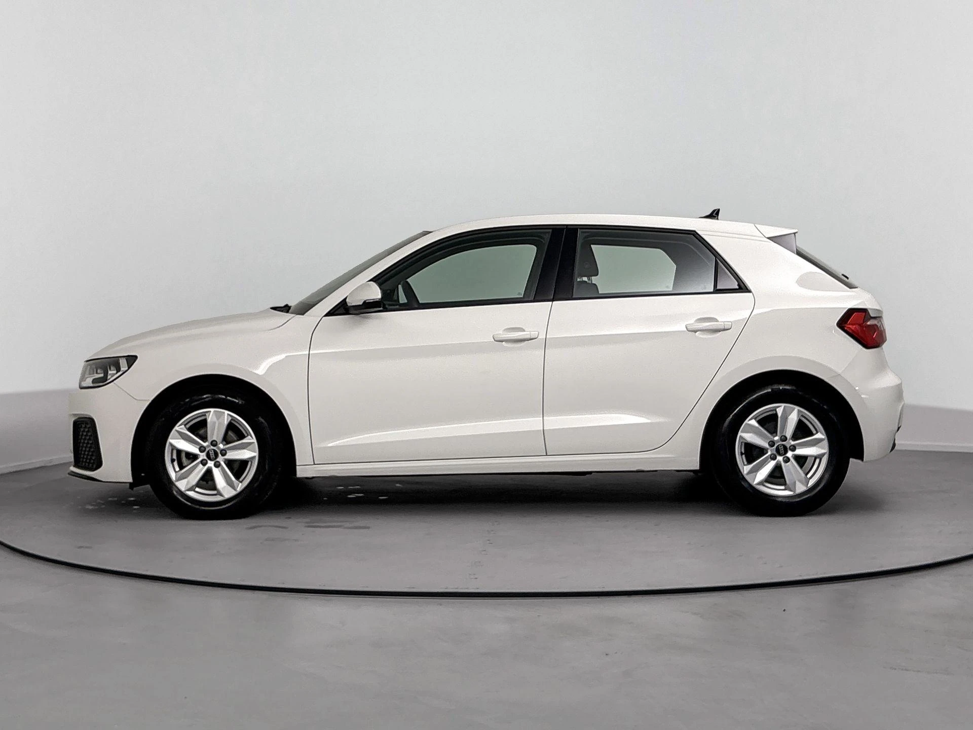 Audi A1 Sportback met kenteken 60100 – autofoto 4