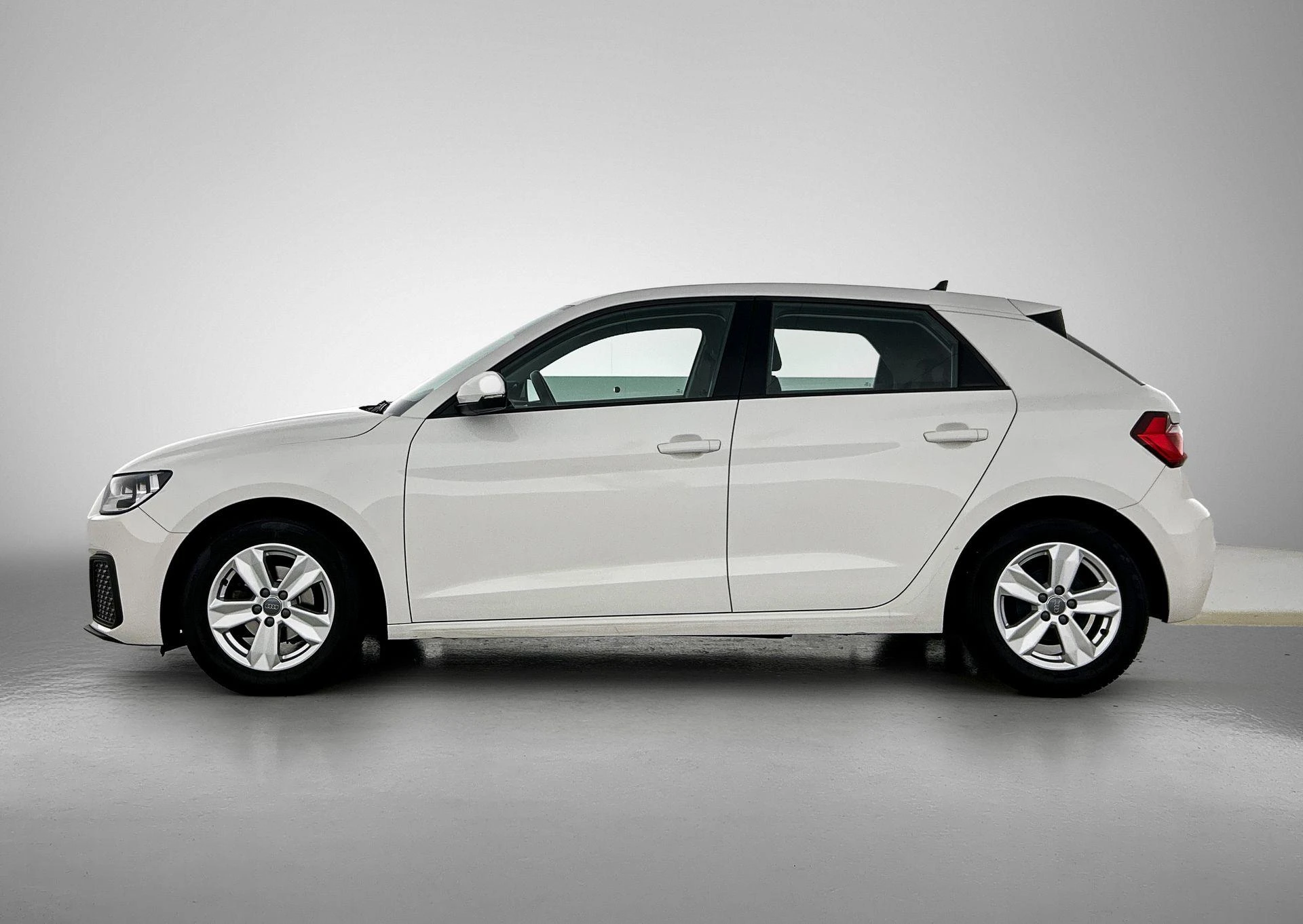 Audi A1 Sportback met kenteken 60100 – autofoto 4