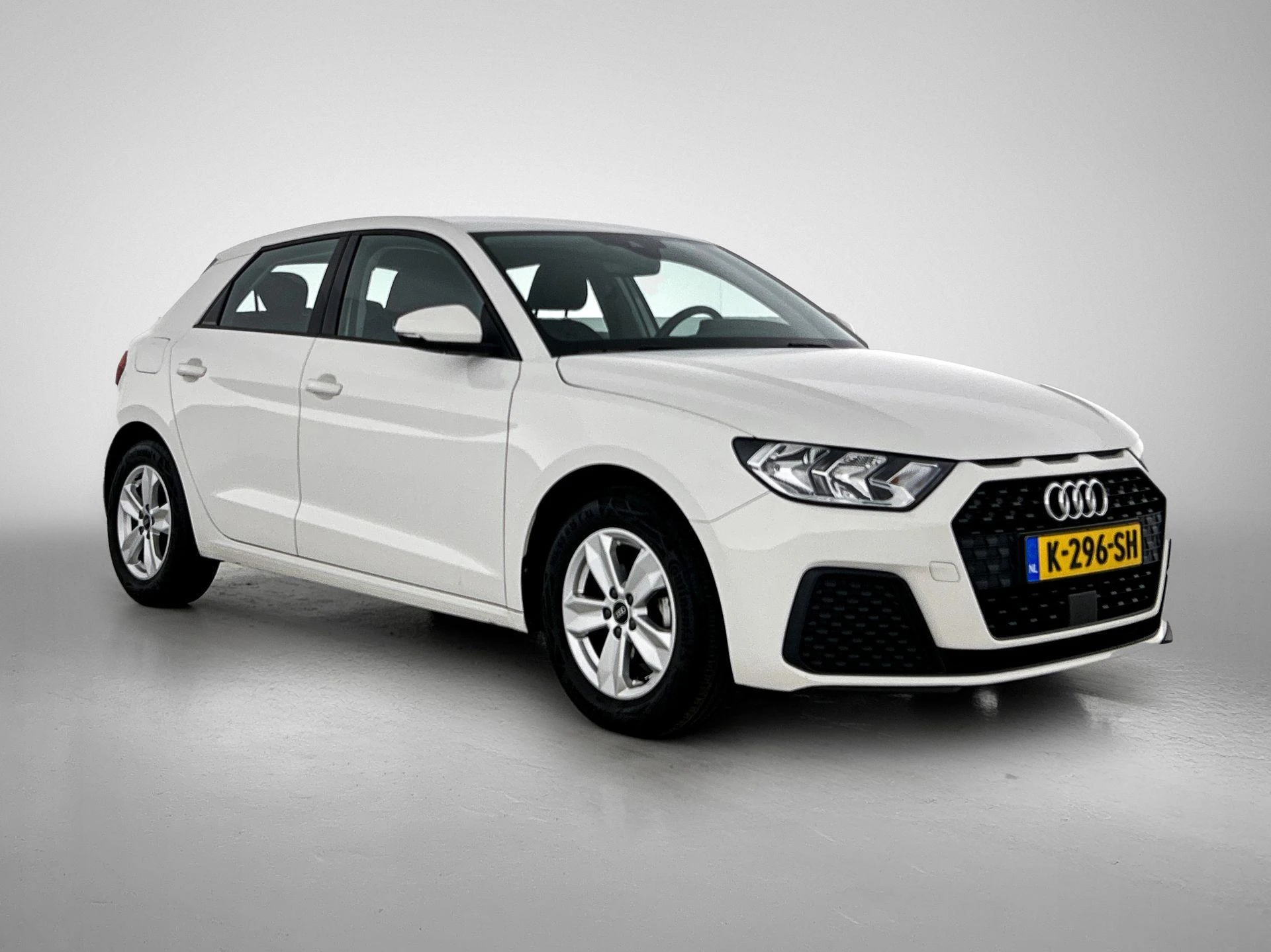 Audi A1 Sportback met kenteken 60100 – autofoto 5