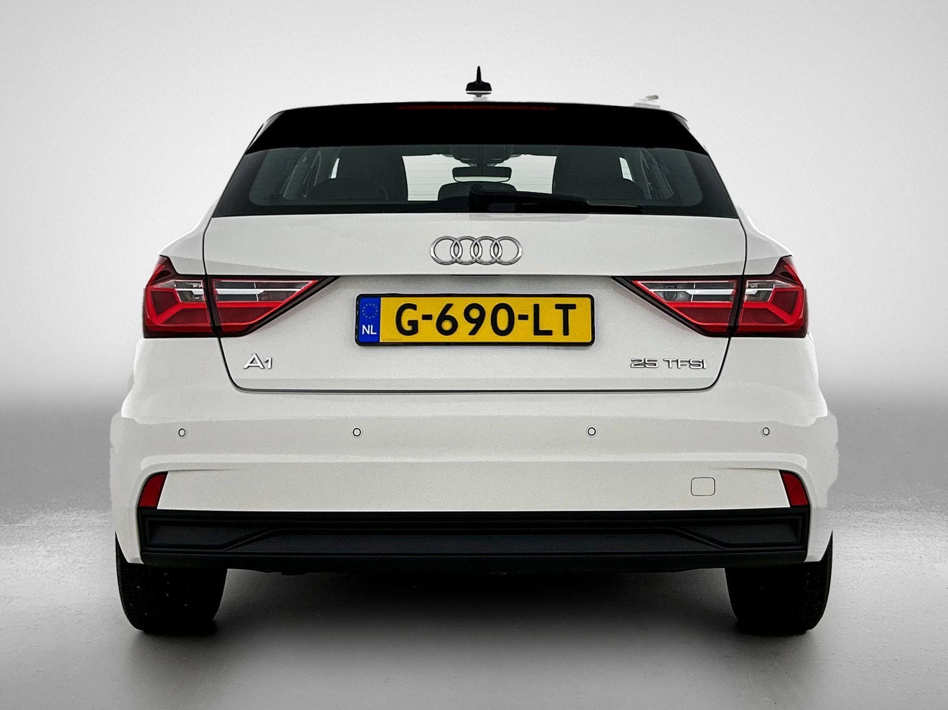 Audi A1 Sportback met kenteken 60100 – autofoto 5