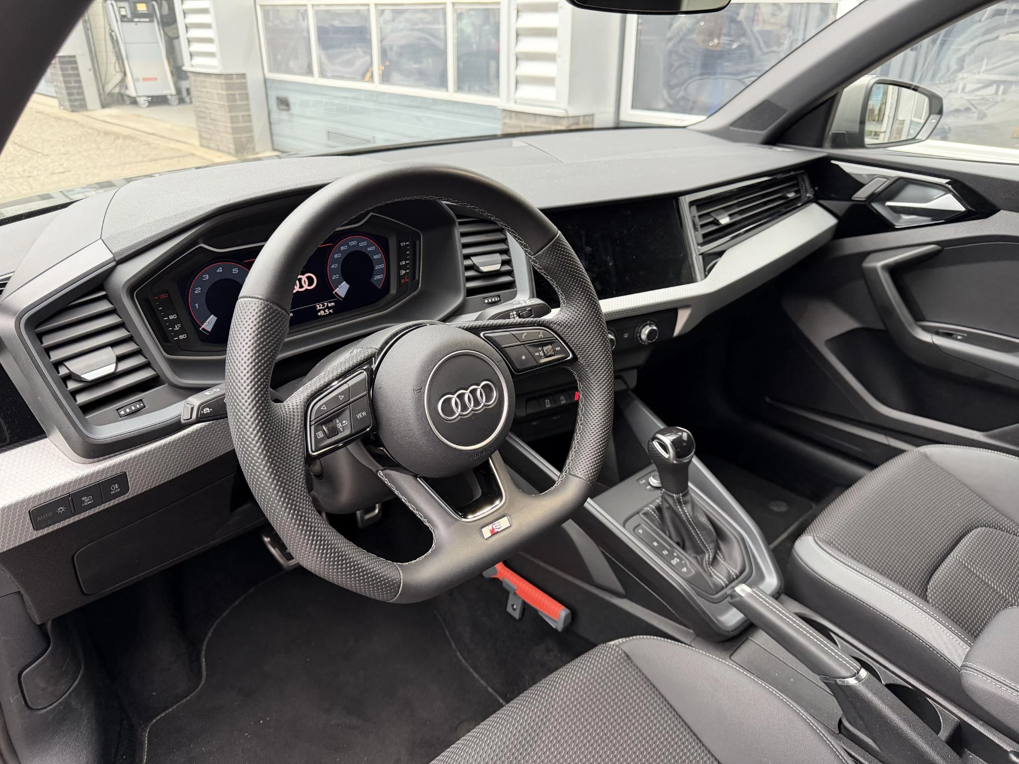 Audi A1 Sportback met kenteken HJV-75-H – autofoto 5