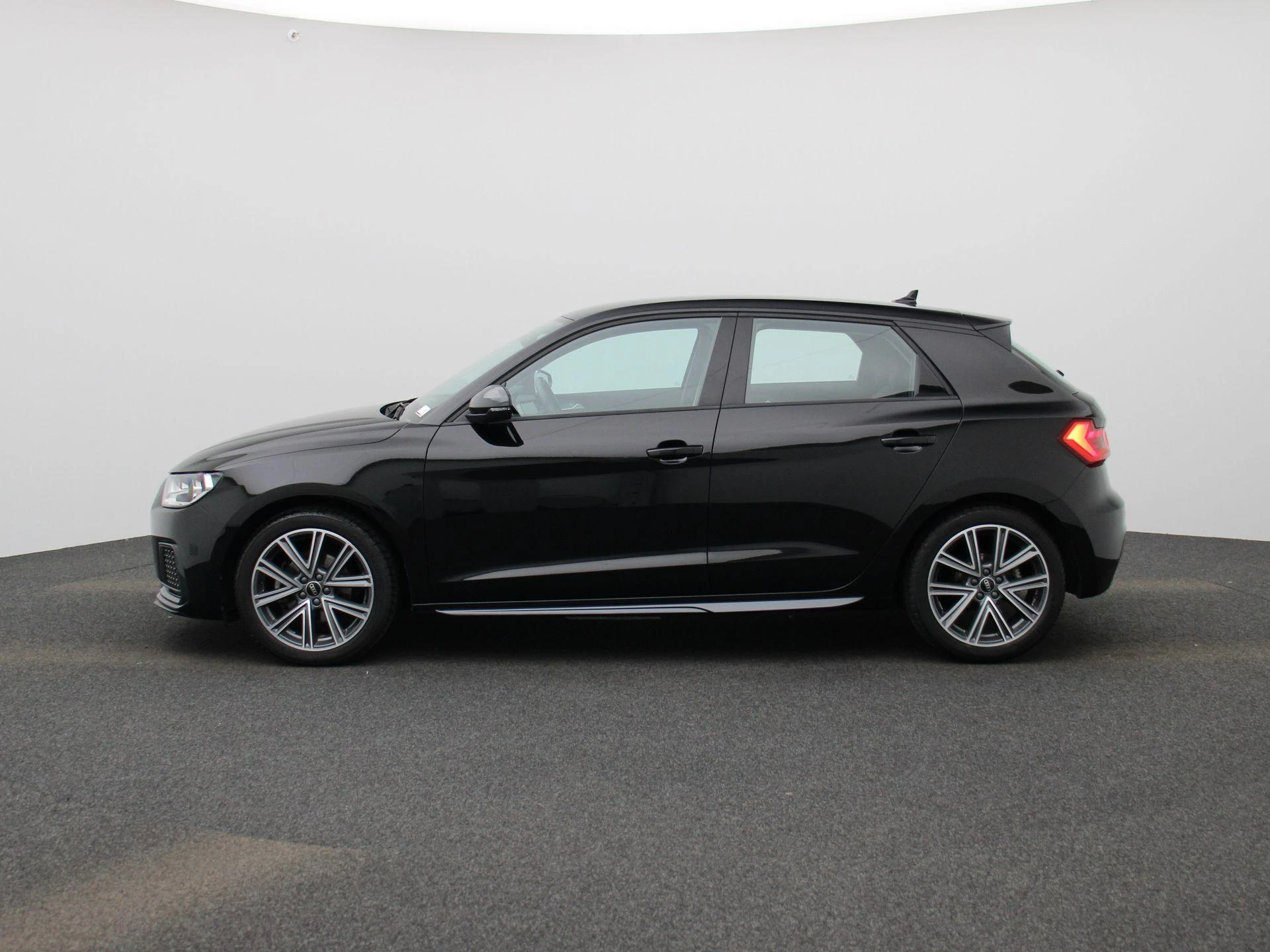 Audi A1 Sportback met kenteken R-019-DR – autofoto 5
