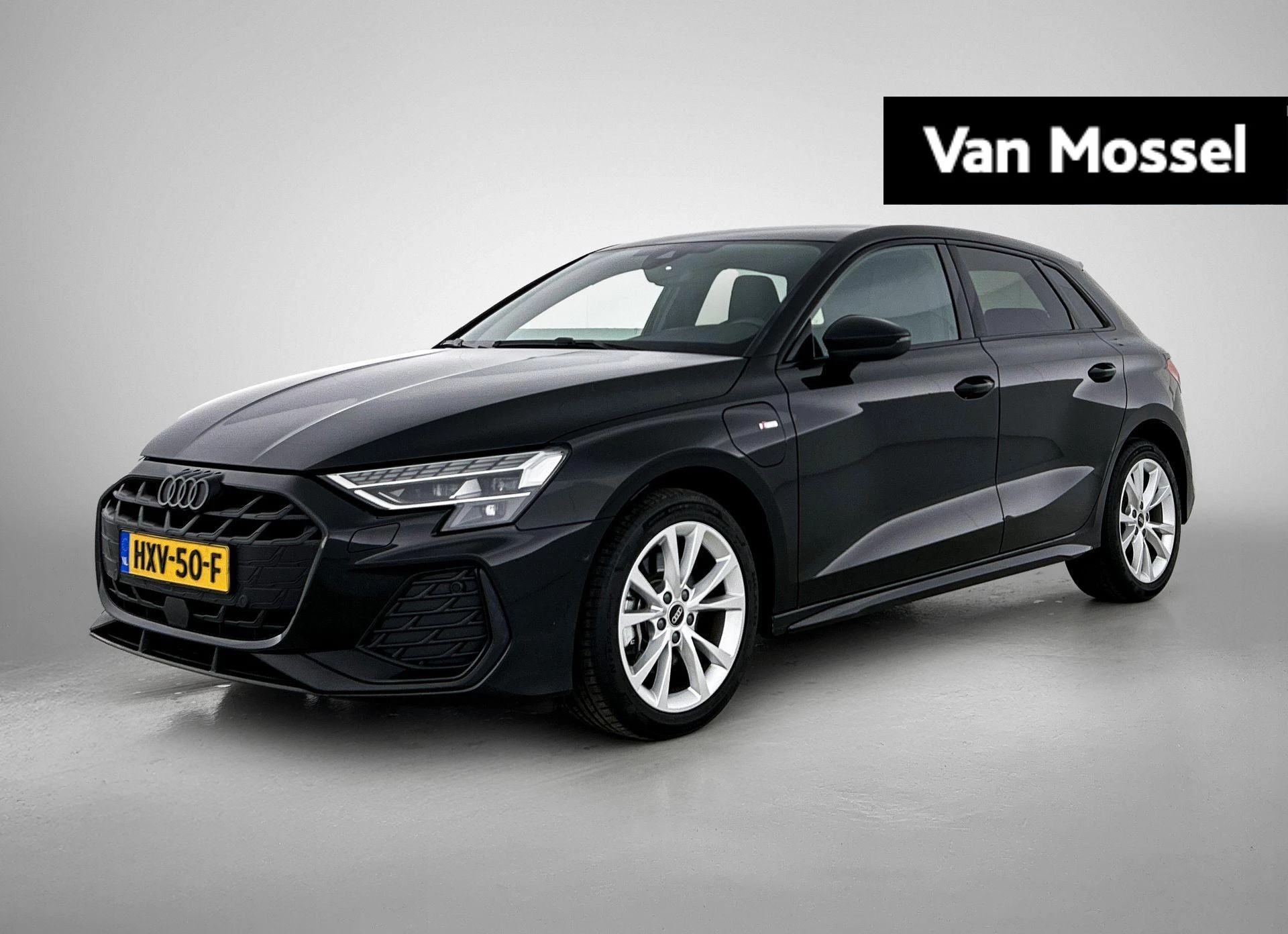 Audi A3 met kenteken 03100 – autofoto 2