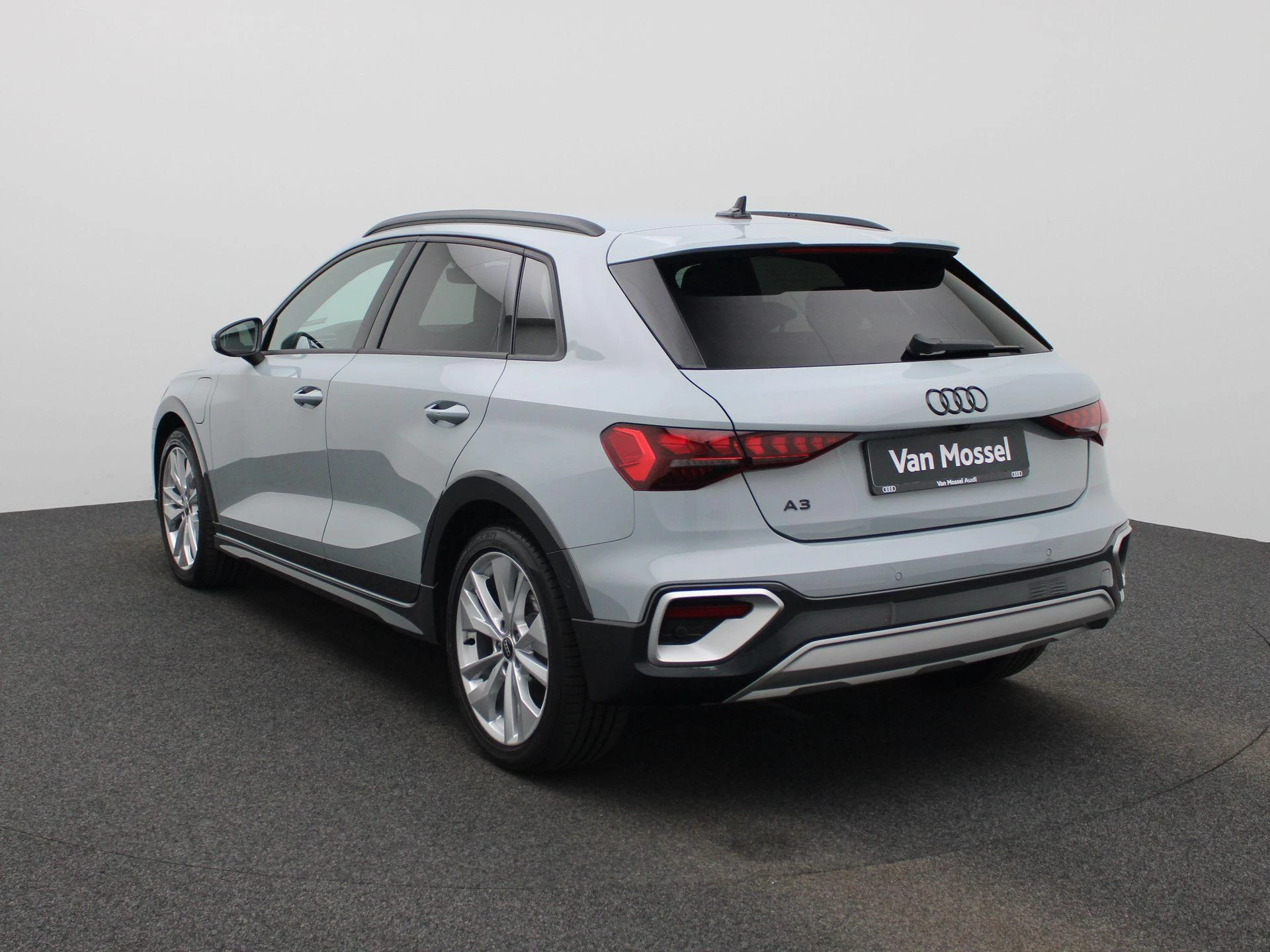 Audi A3 met kenteken 03100 – autofoto 2