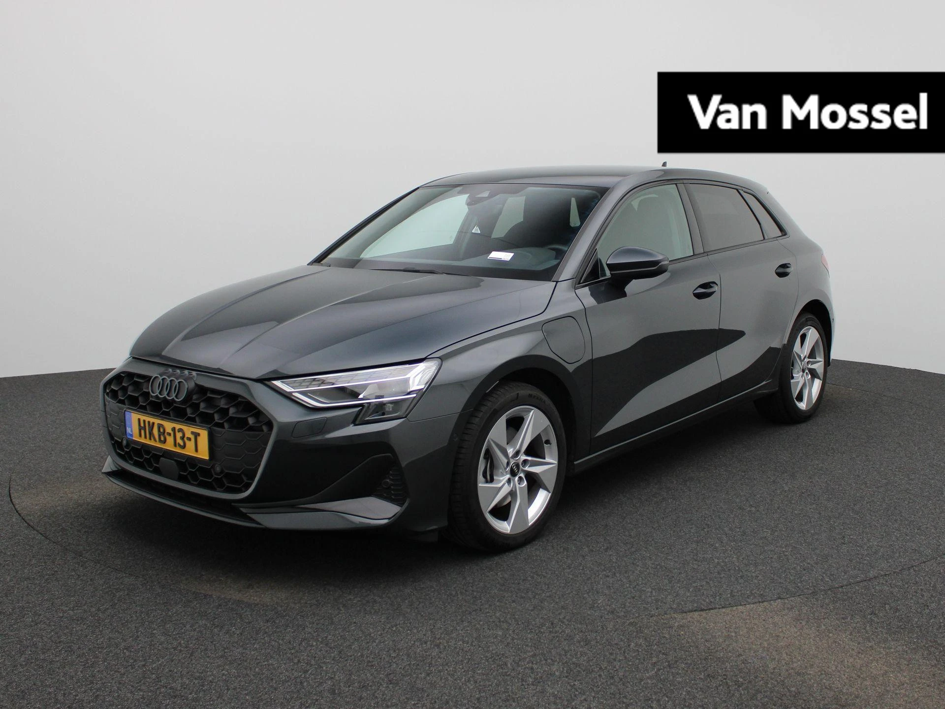 Audi A3 met kenteken 03100 – autofoto 2