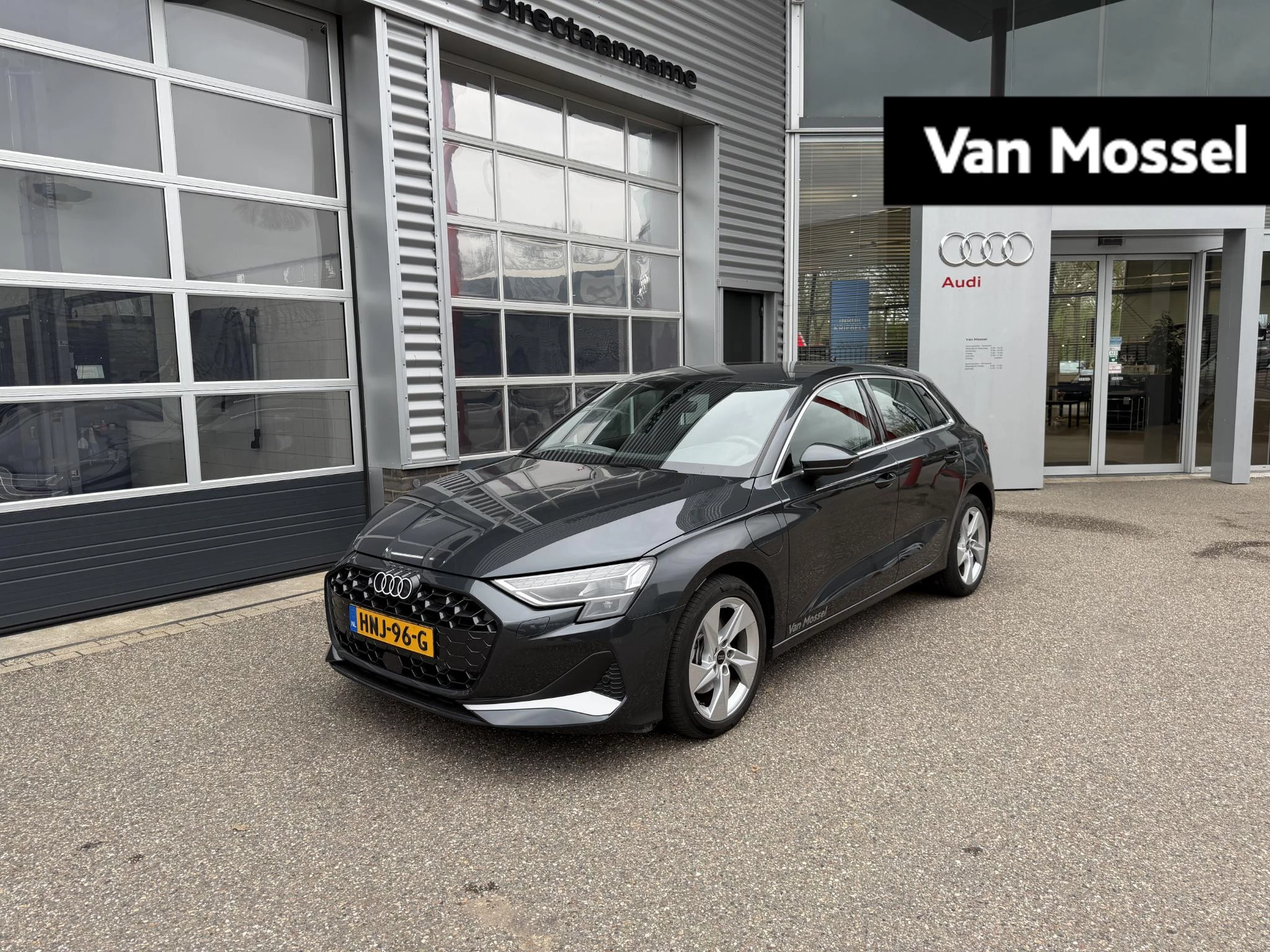 Audi A3 met kenteken 03100 – autofoto 2