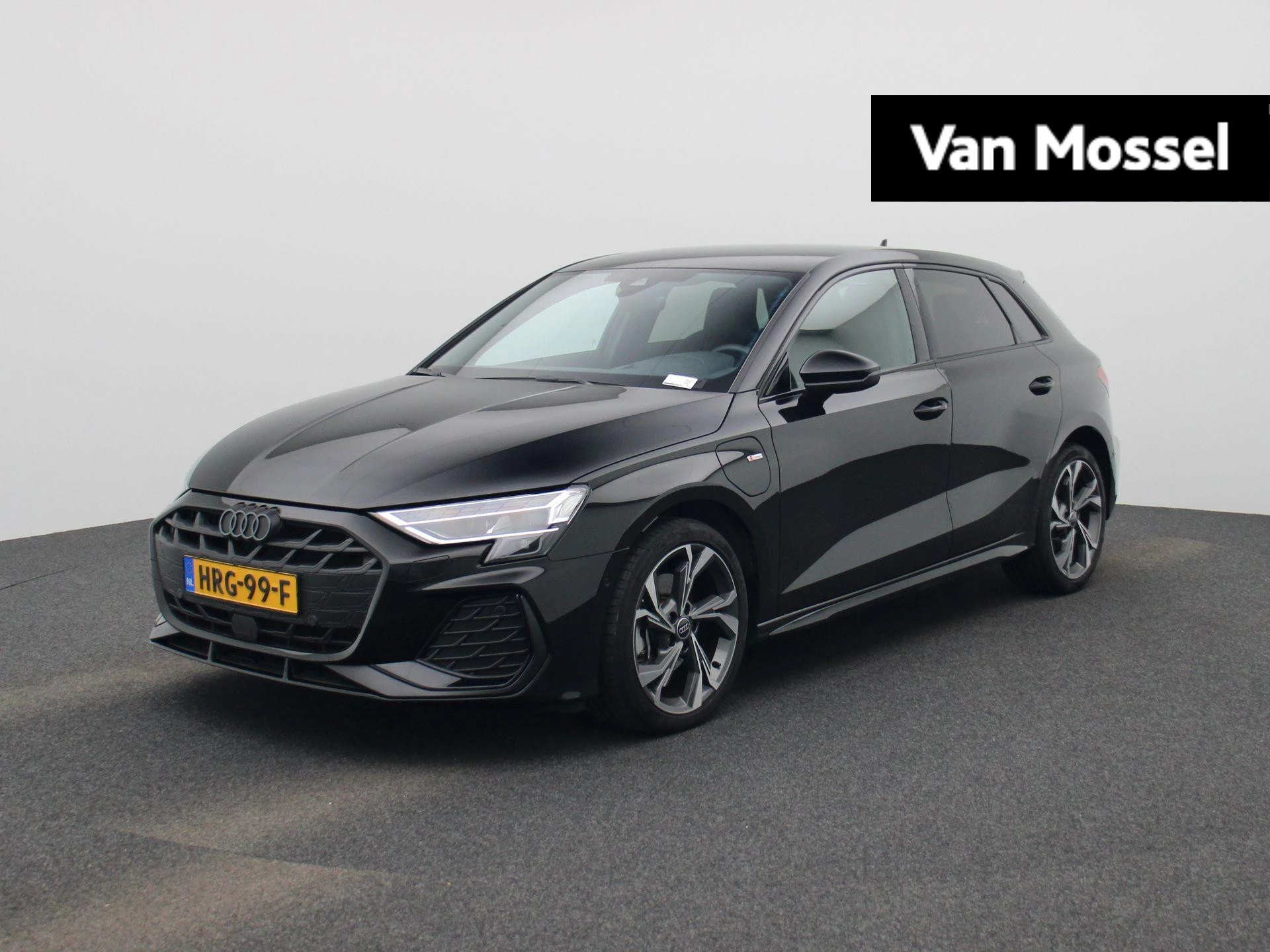 Audi A3 met kenteken 03100 – autofoto 2