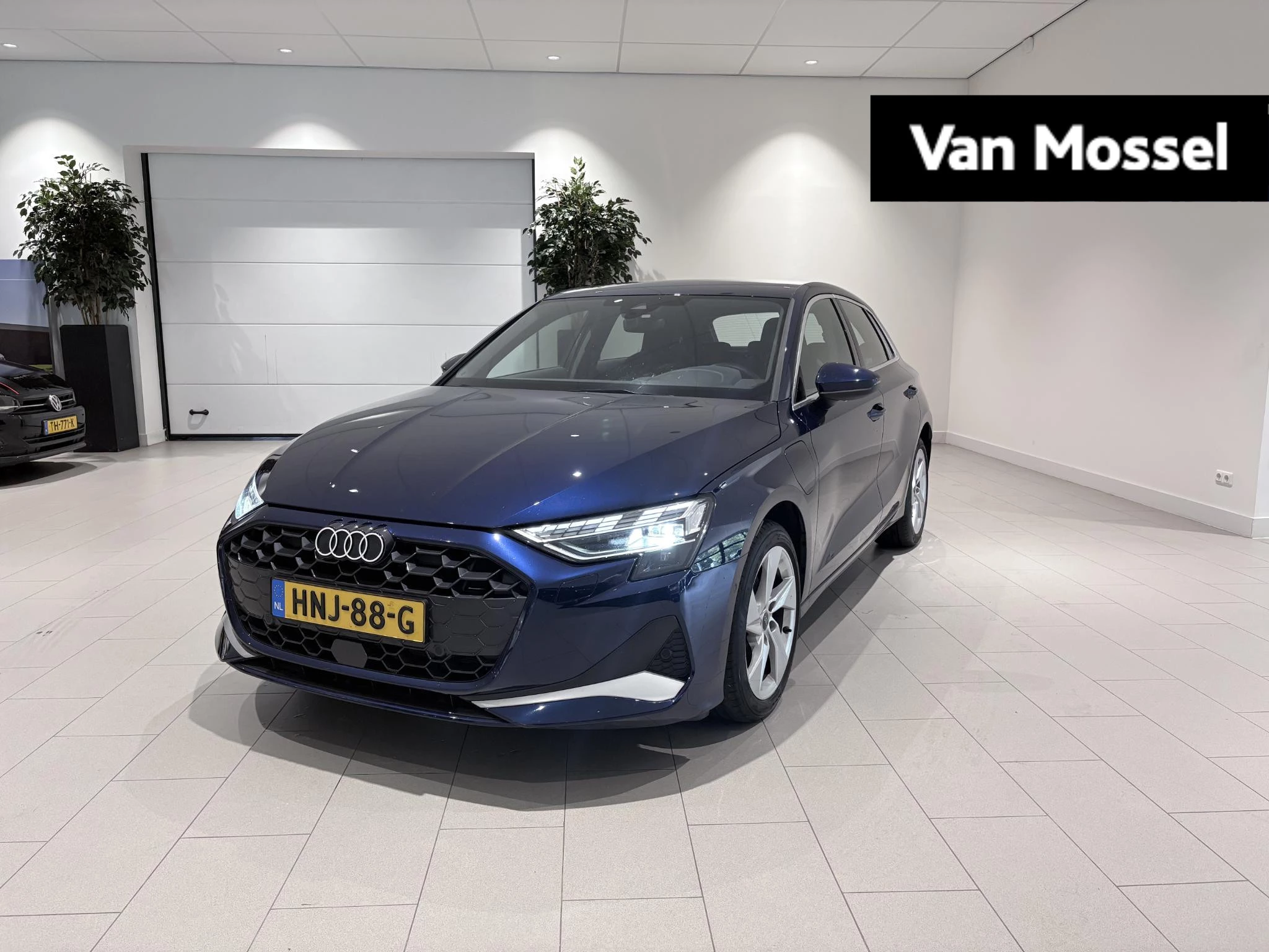 Audi A3 met kenteken 03100 – autofoto 2