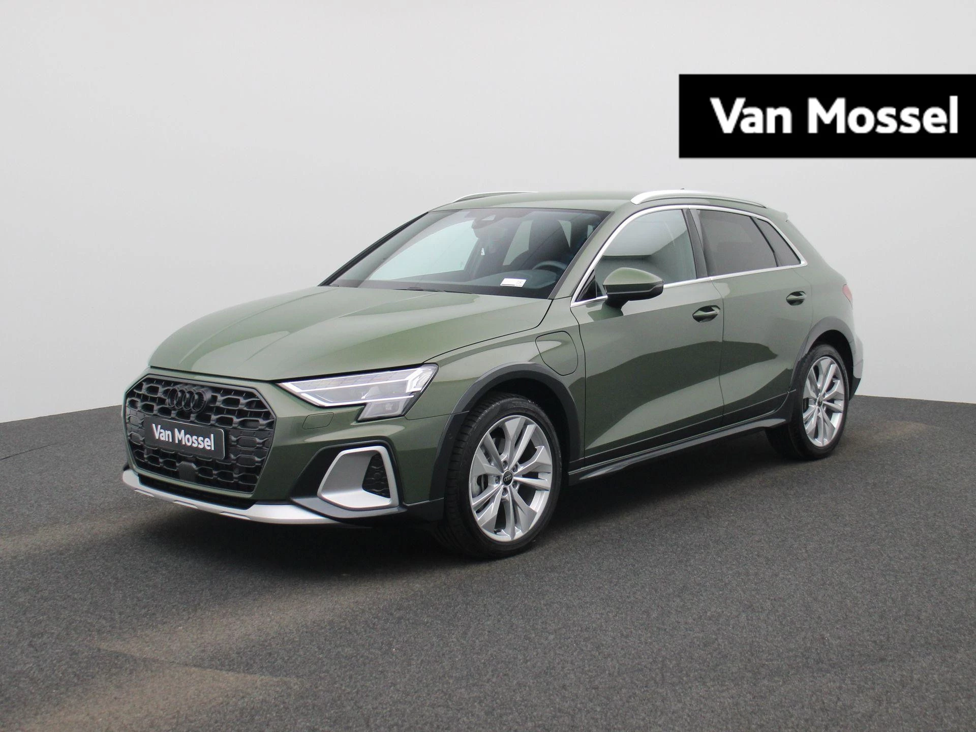 Audi A3 met kenteken 03100 – autofoto 2