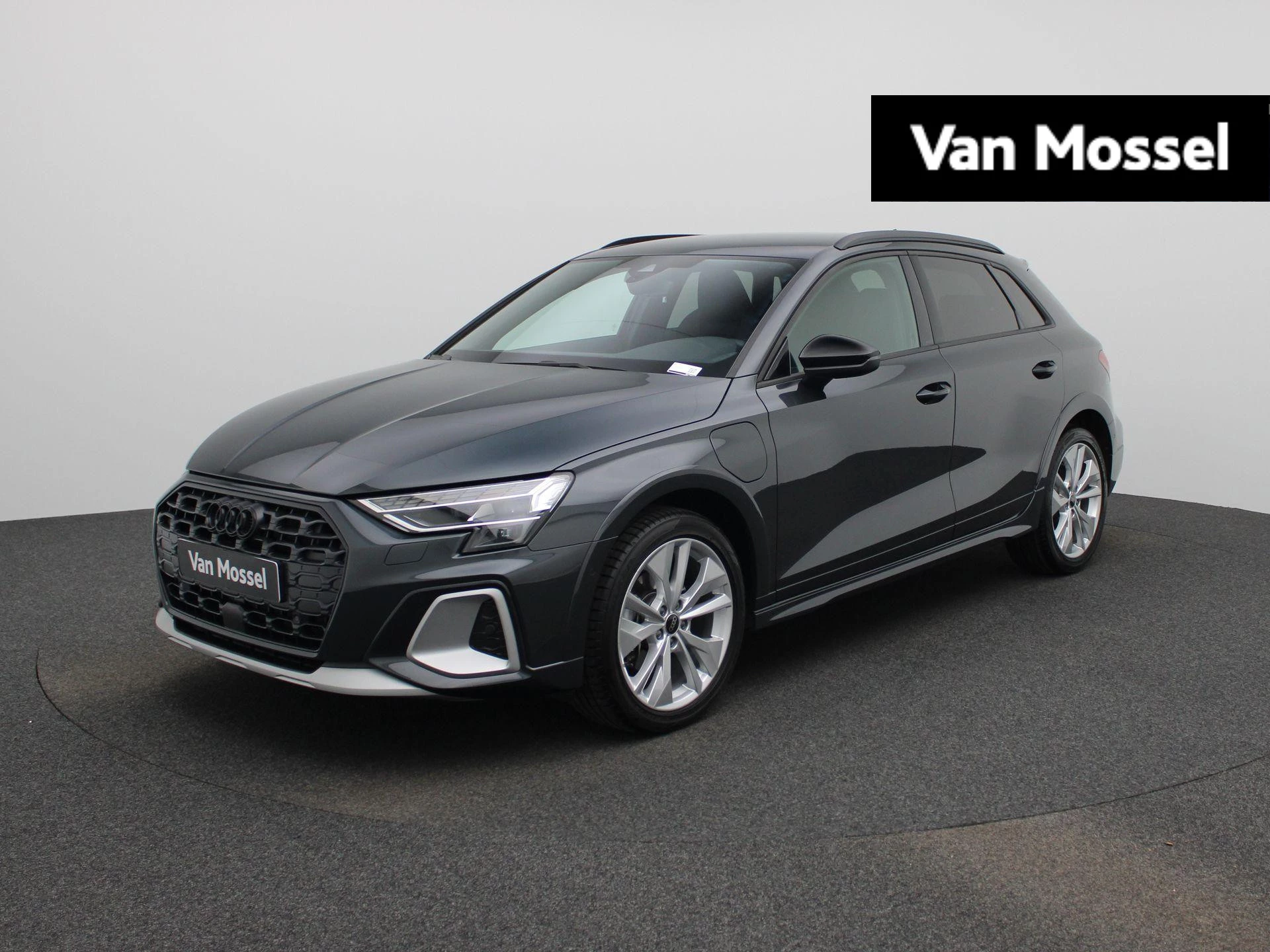 Audi A3 met kenteken 03100 – autofoto 2