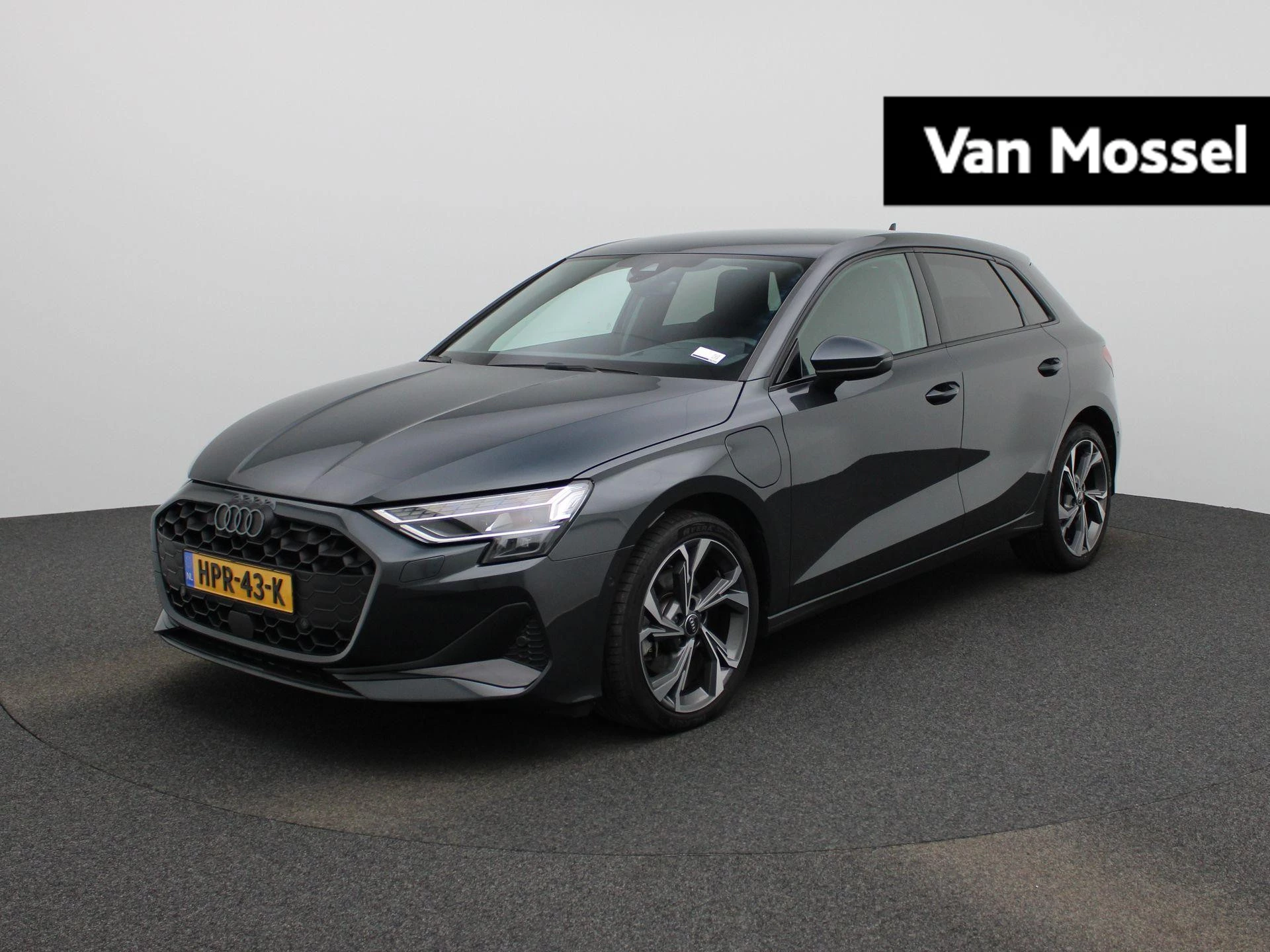 Audi A3 met kenteken 03100 – autofoto 2