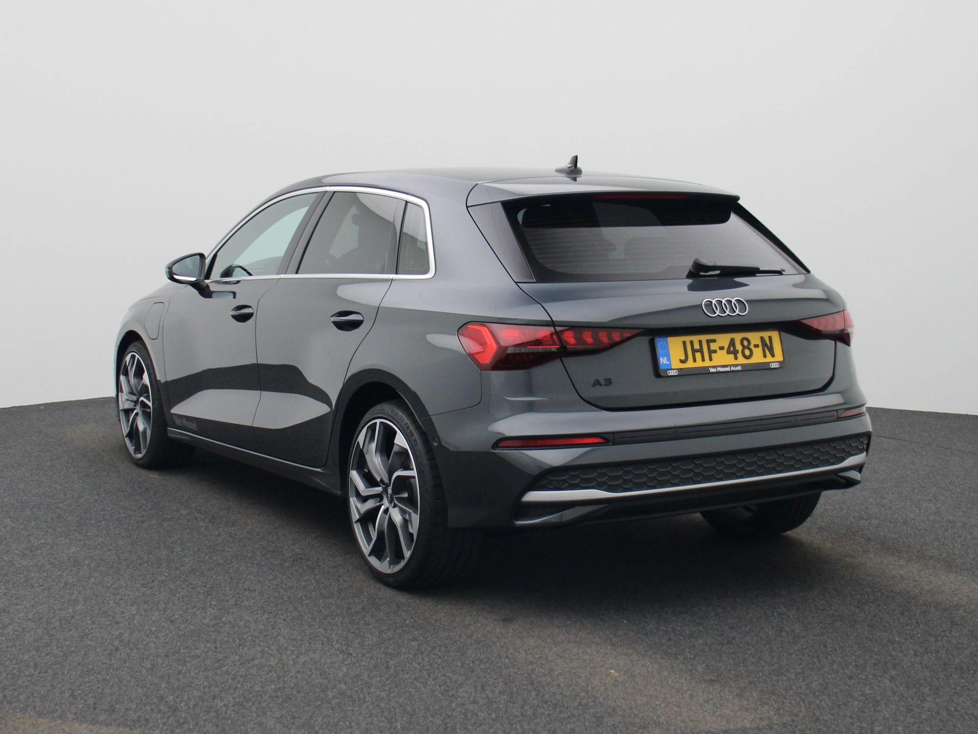 Audi A3 met kenteken 03100 – autofoto 3