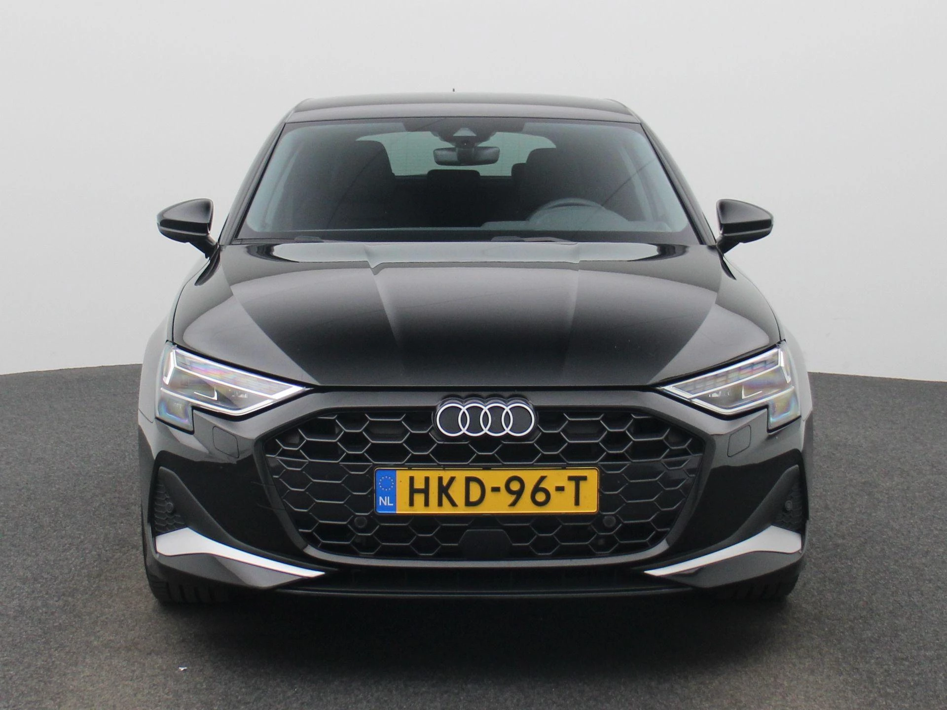 Audi A3 met kenteken 03100 – autofoto 3