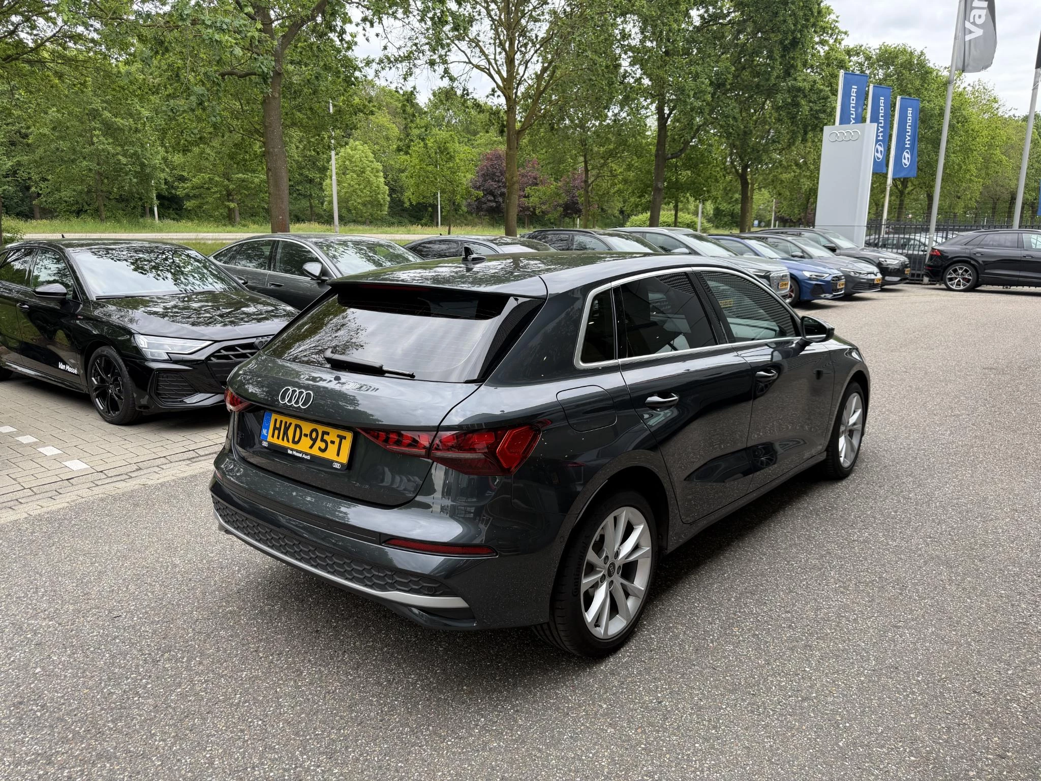 Audi A3 met kenteken 03100 – autofoto 3